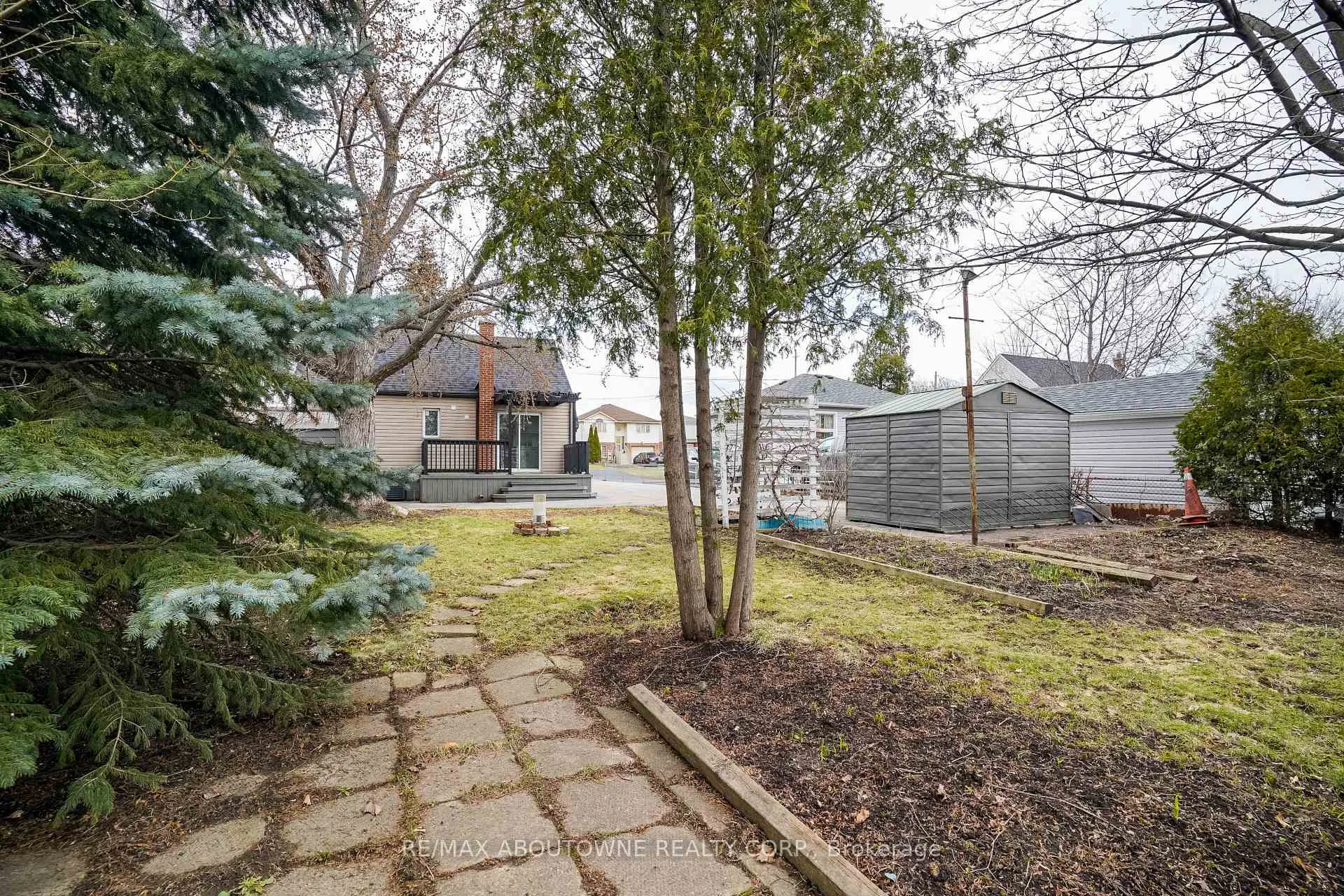 Photo 12 of 96 Mohawk Road E, Hamilton, Greeningdon — HOMEH