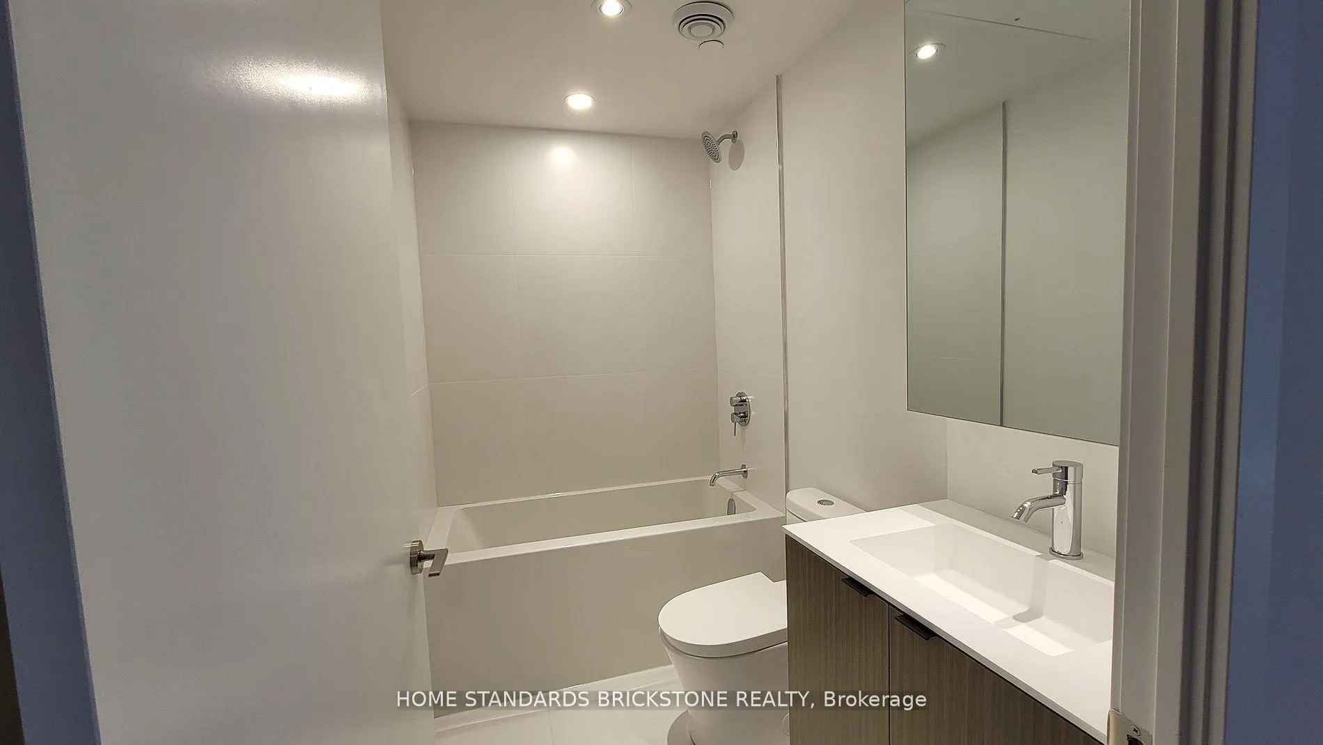 Photo 5 of Unit 1304, 20 Edward Street, Toronto, Bay Street Corridor — HOMEH