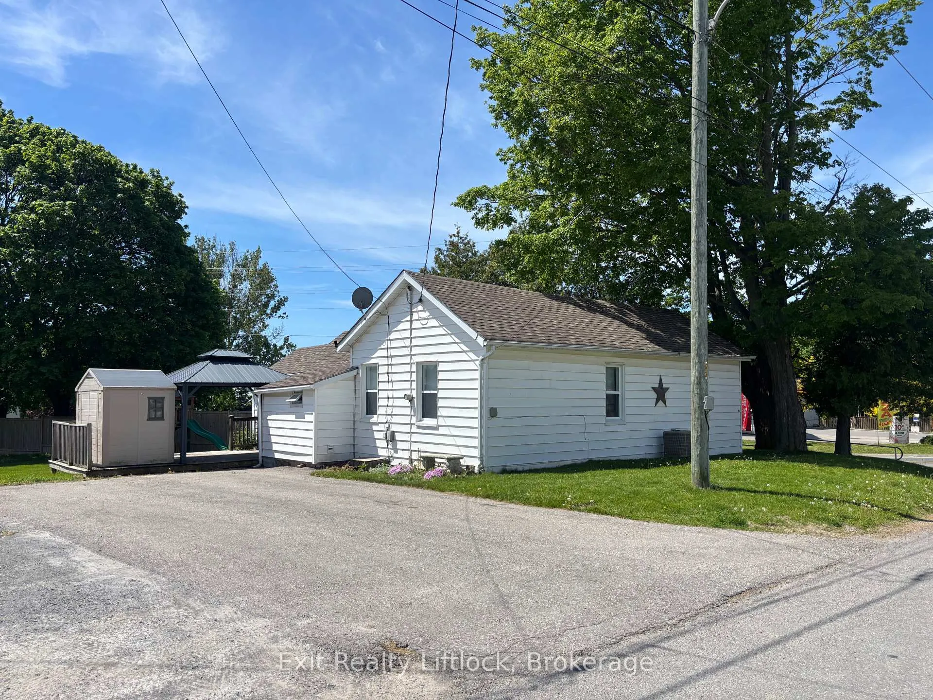 Photo 2 of 43 Toronto Road, Port Hope — HOMEH