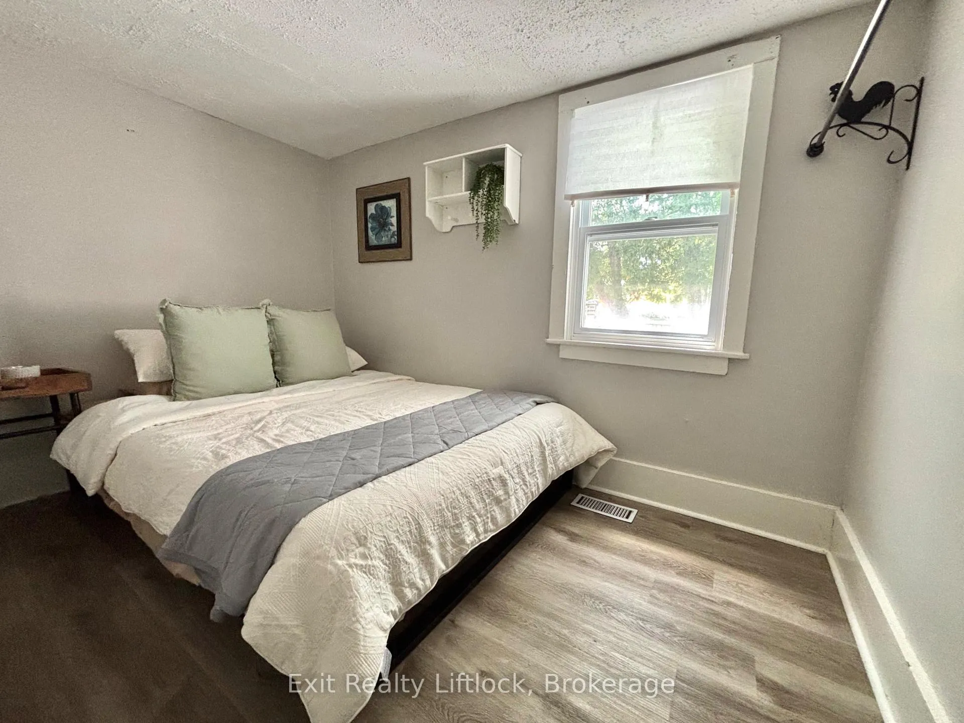 Photo 25 of 43 Toronto Road, Port Hope — HOMEH