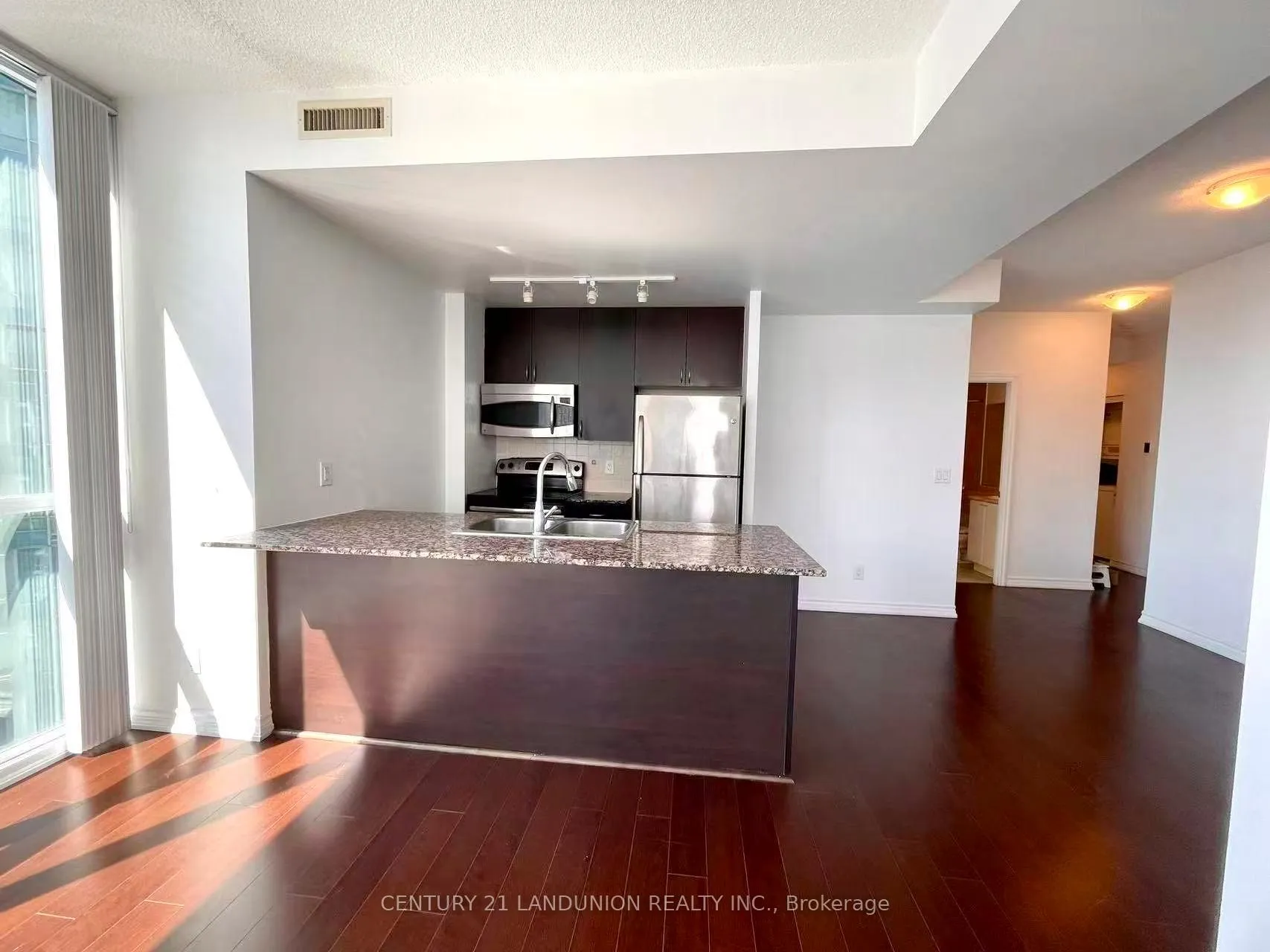Photo 5 of Unit 2113, 223 Webb Drive, Mississauga, City Centre — HOMEH