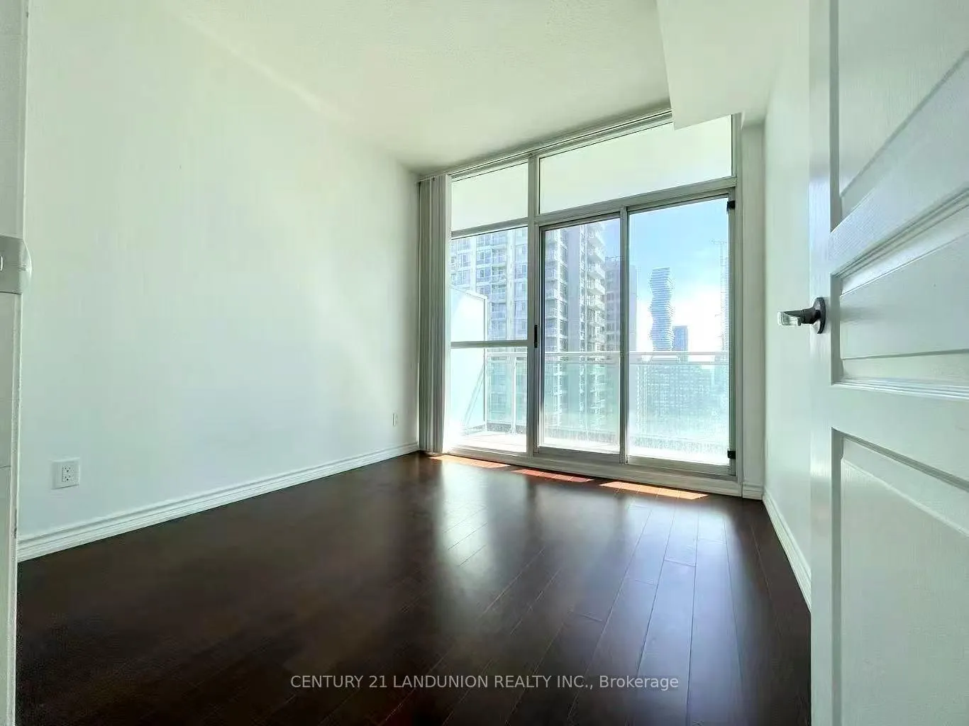 Photo 8 of Unit 2113, 223 Webb Drive, Mississauga, City Centre — HOMEH