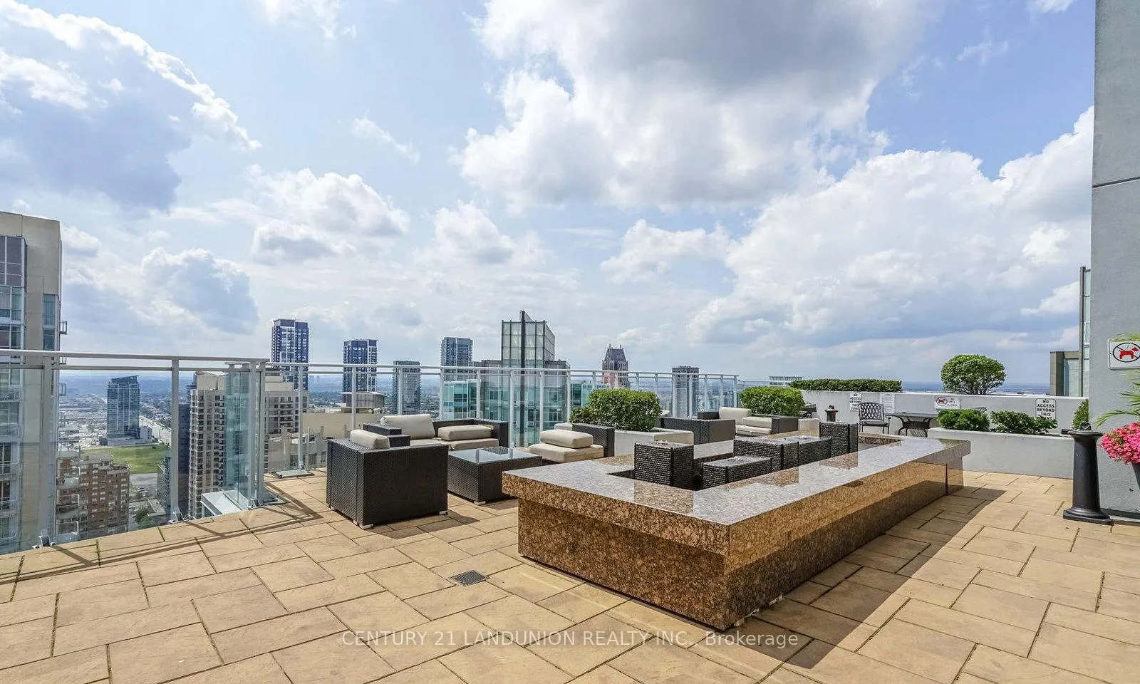 Photo 15 of Unit 2113, 223 Webb Drive, Mississauga, City Centre — HOMEH