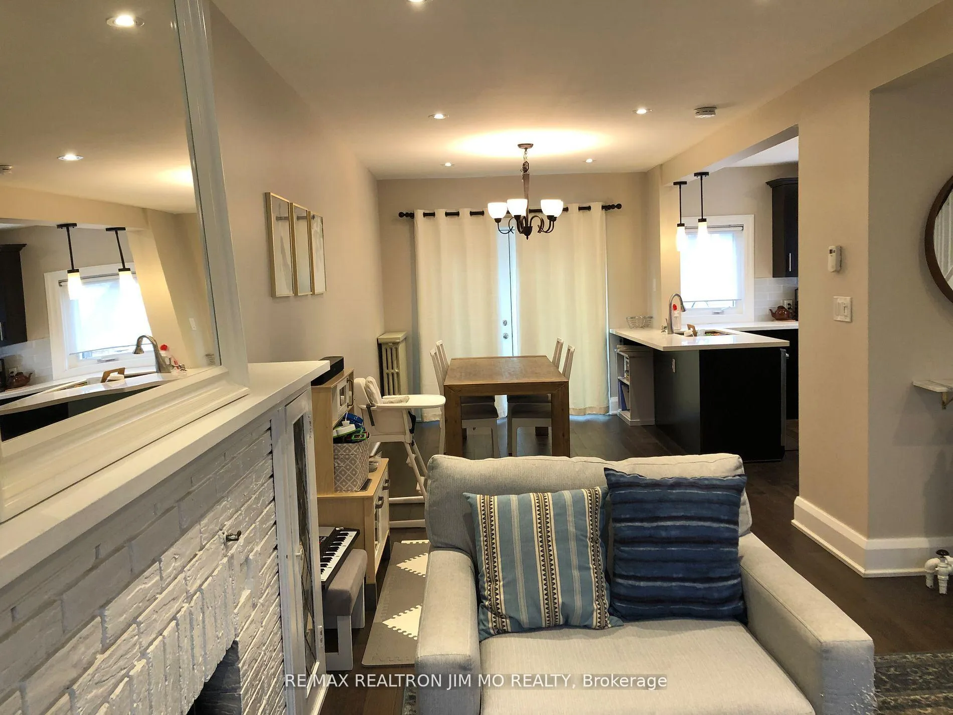 Photo 3 of 193 Greer Road, Toronto, Lawrence Park North — HOMEH
