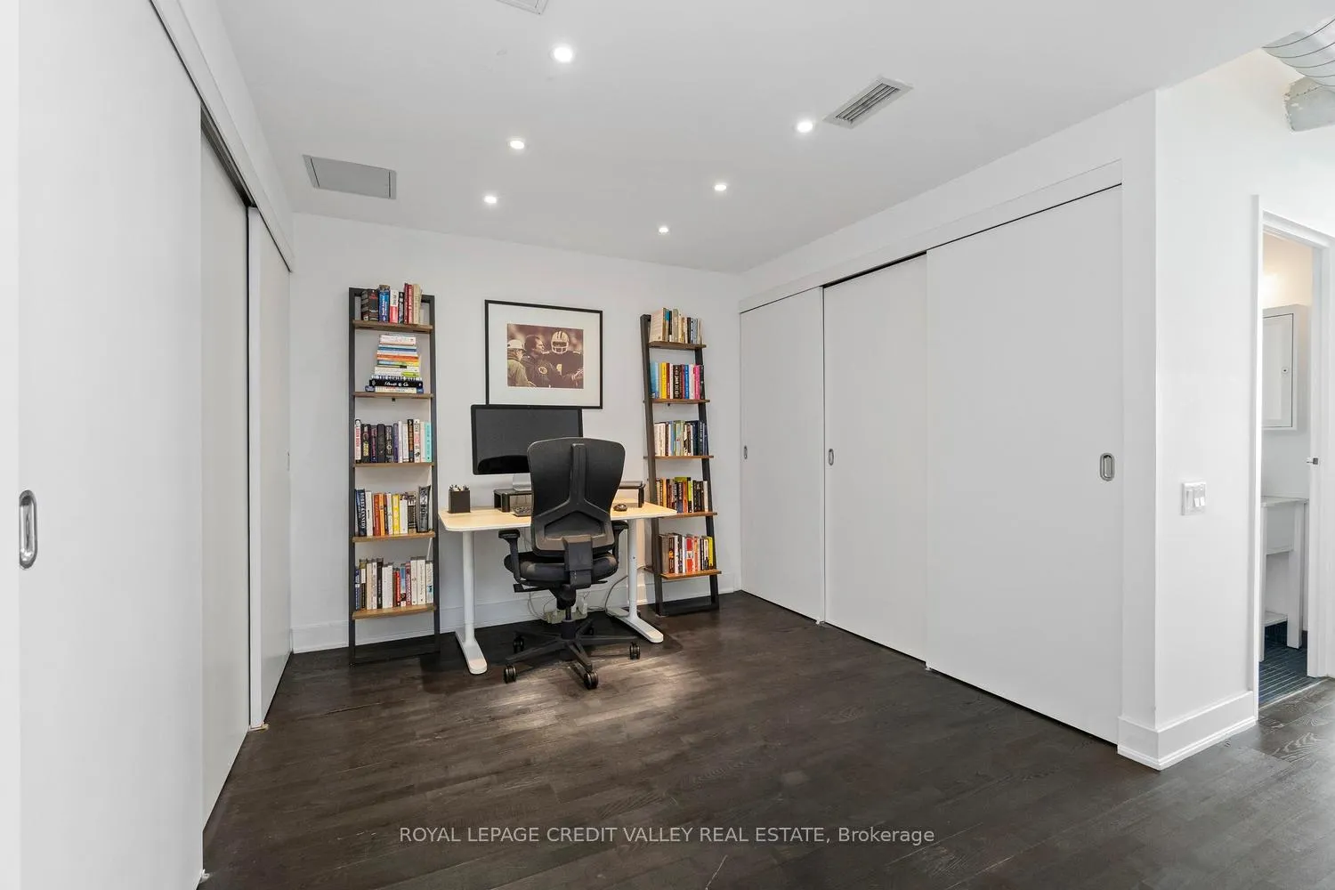 Photo 5 of Unit 816, 233 Carlaw Avenue, Toronto, South Riverdale — HOMEH