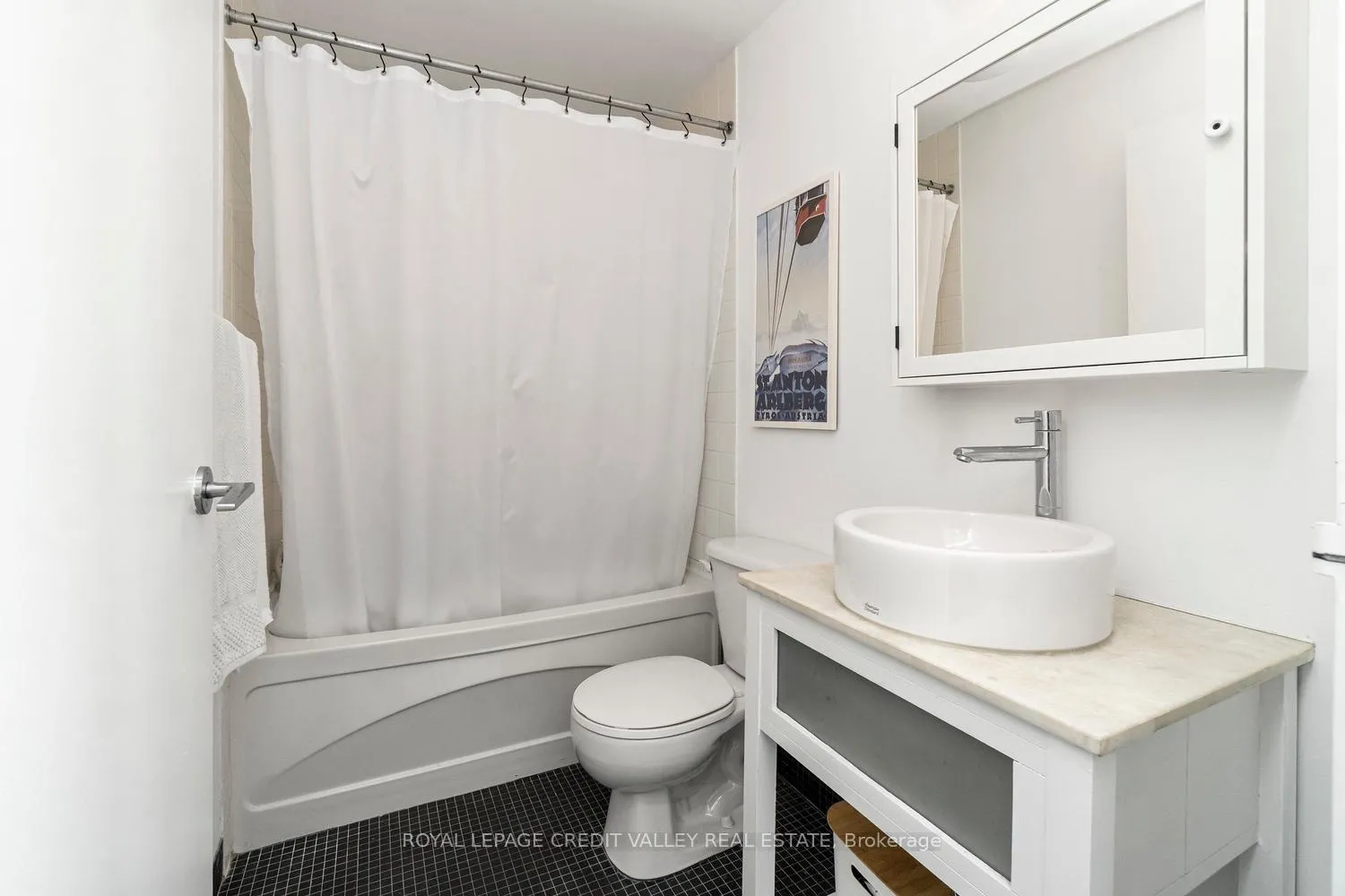 Photo 17 of Unit 816, 233 Carlaw Avenue, Toronto, South Riverdale — HOMEH