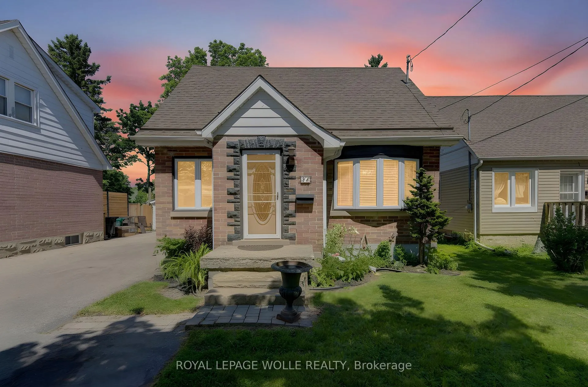 Photo 2 of 72 Pleasant Avenue, Kitchener — HOMEH
