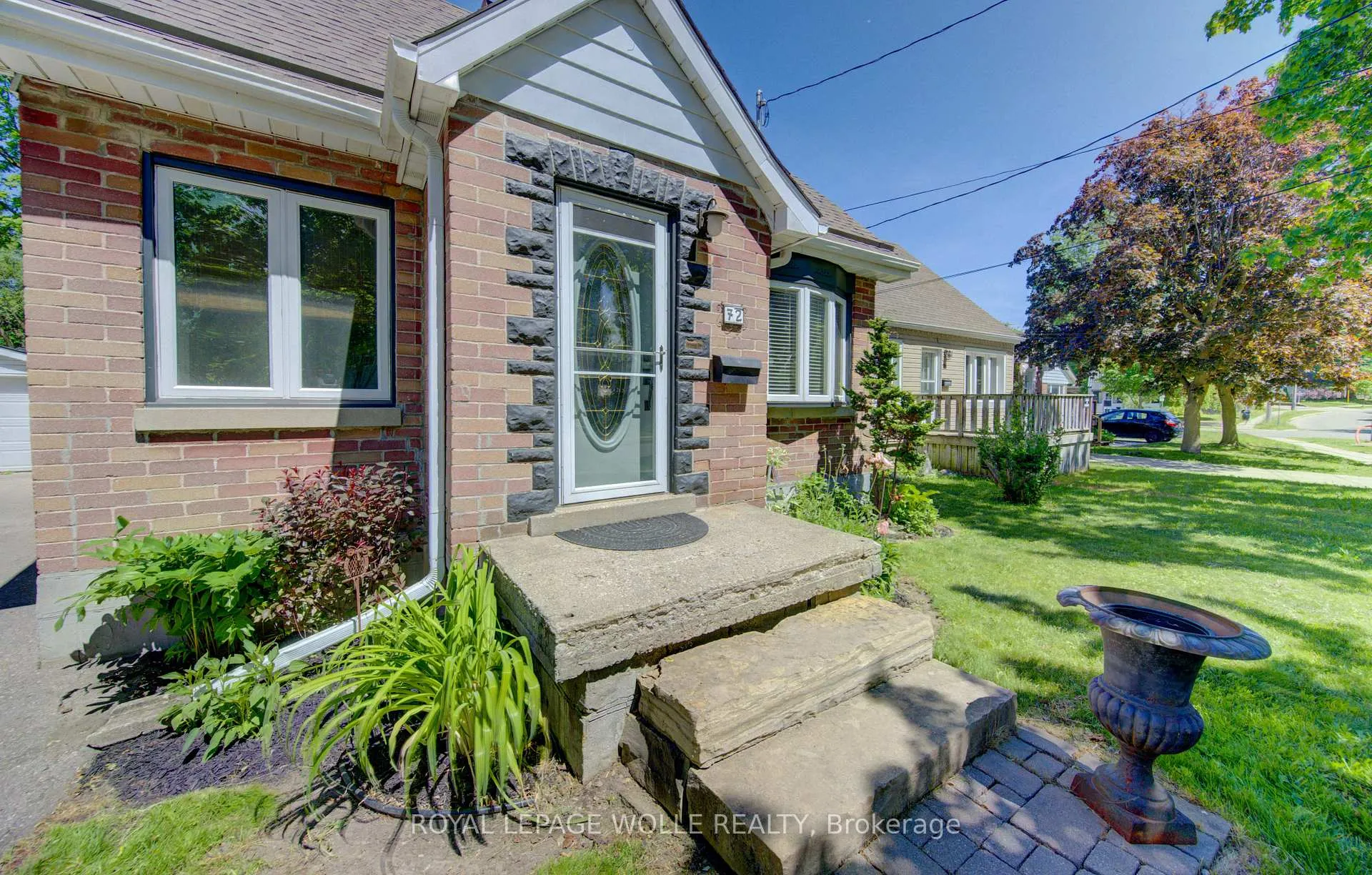Photo 5 of 72 Pleasant Avenue, Kitchener — HOMEH