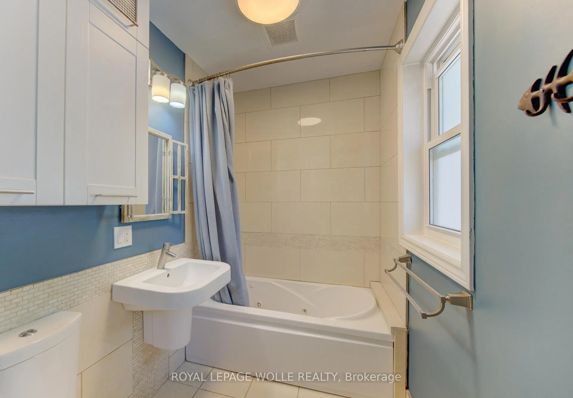 Photo 25 of 72 Pleasant Avenue, Kitchener — HOMEH