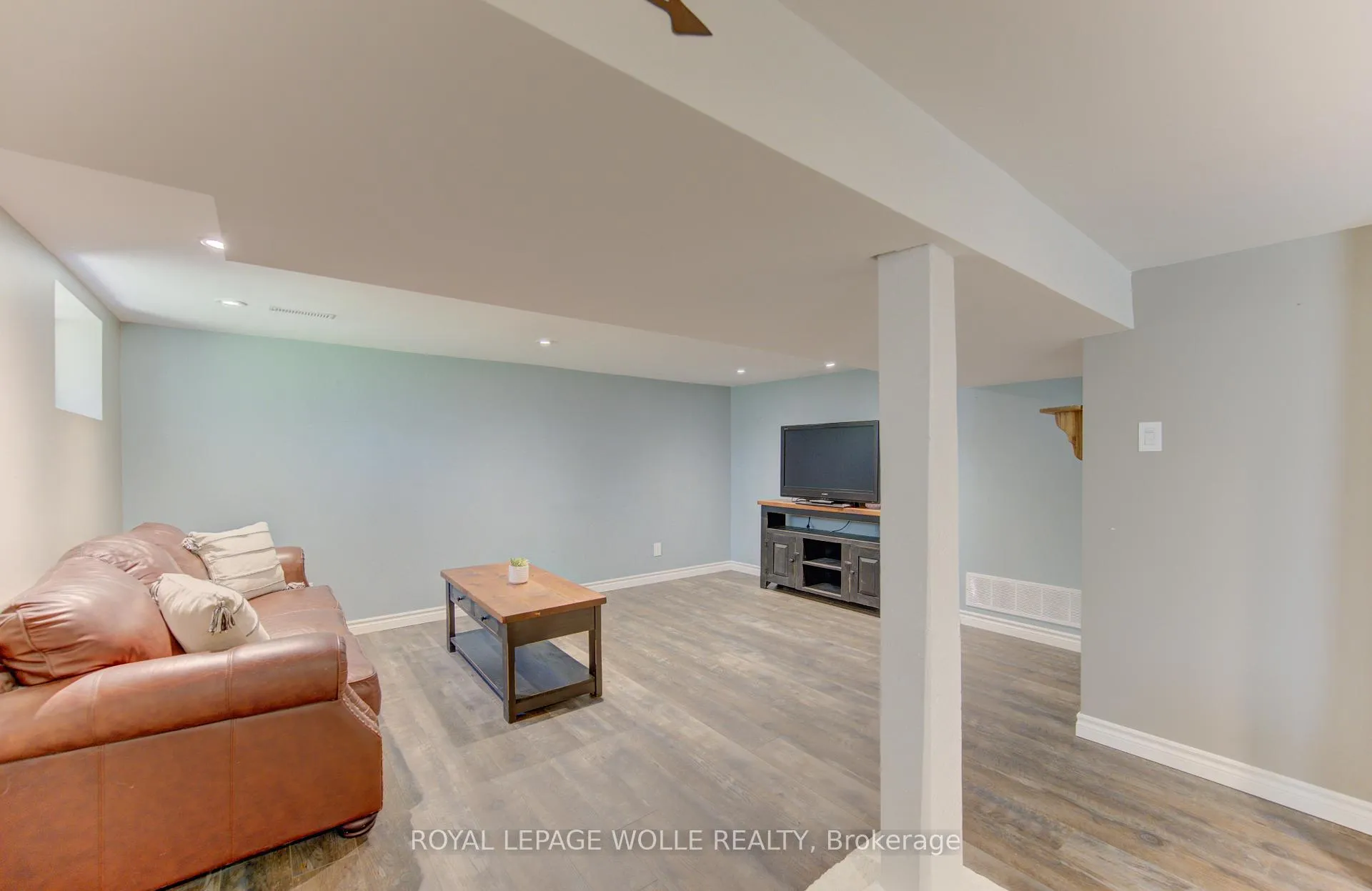 Photo 33 of 72 Pleasant Avenue, Kitchener — HOMEH