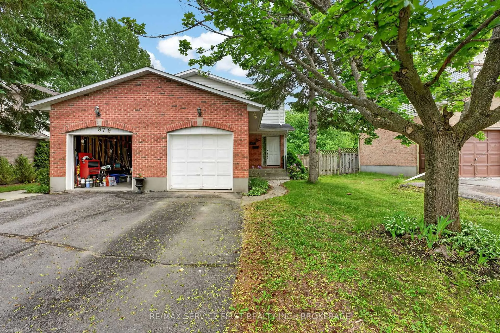Photo 1 of 877 Muirfield Crescent, Kingston, East Gardiners Rd — HOMEH