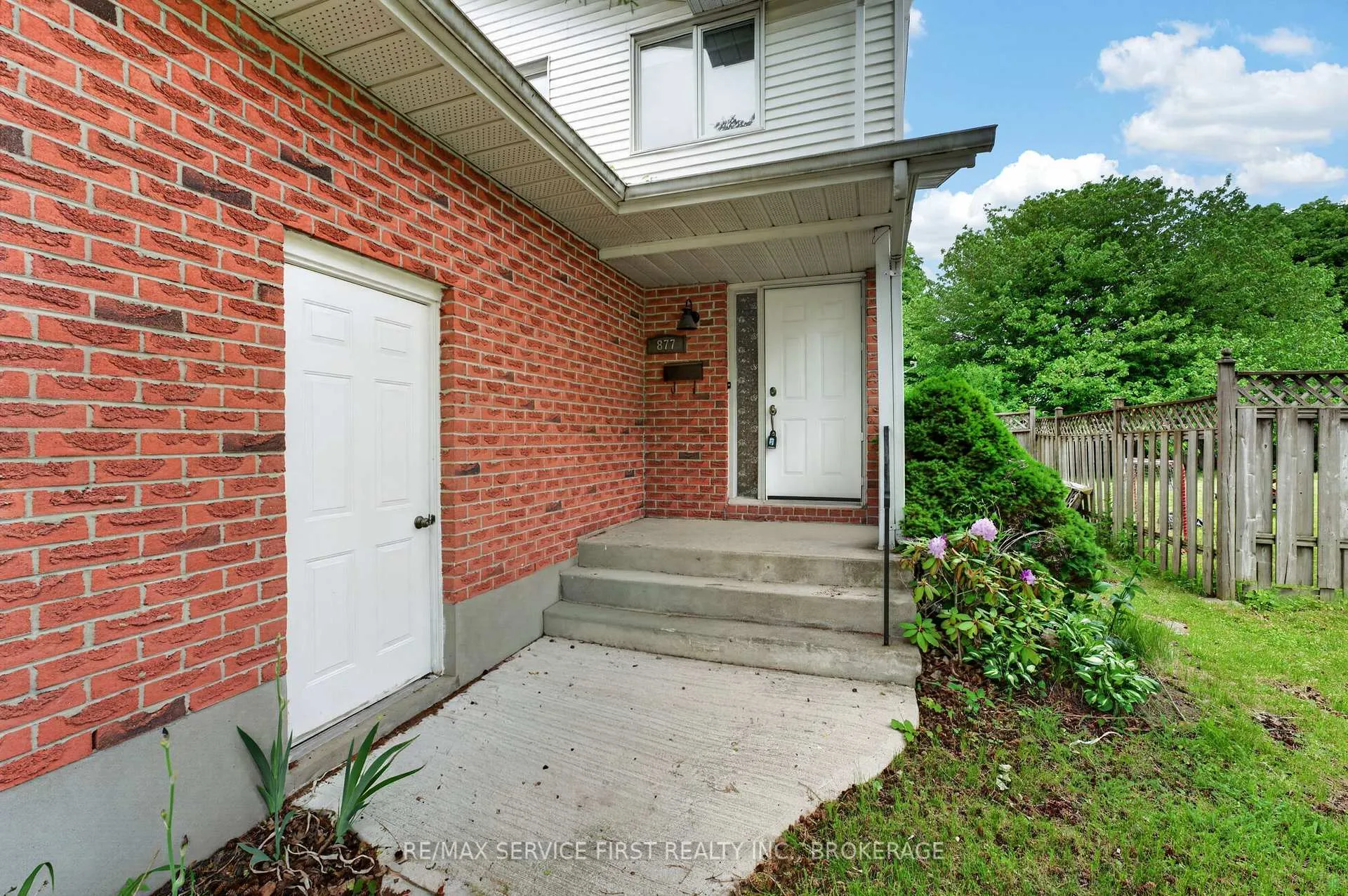 Photo 4 of 877 Muirfield Crescent, Kingston, East Gardiners Rd — HOMEH