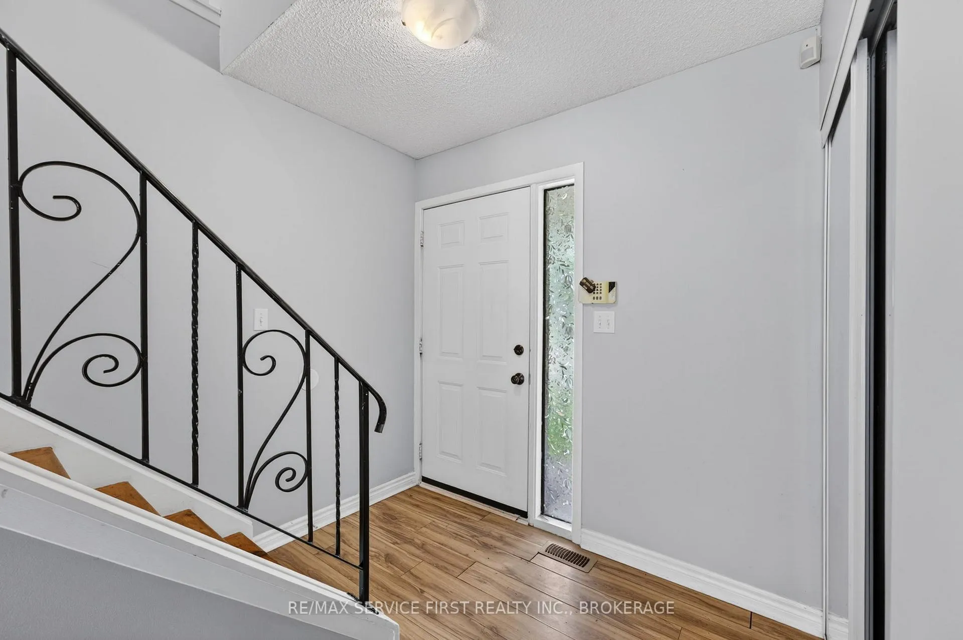 Photo 6 of 877 Muirfield Crescent, Kingston, East Gardiners Rd — HOMEH