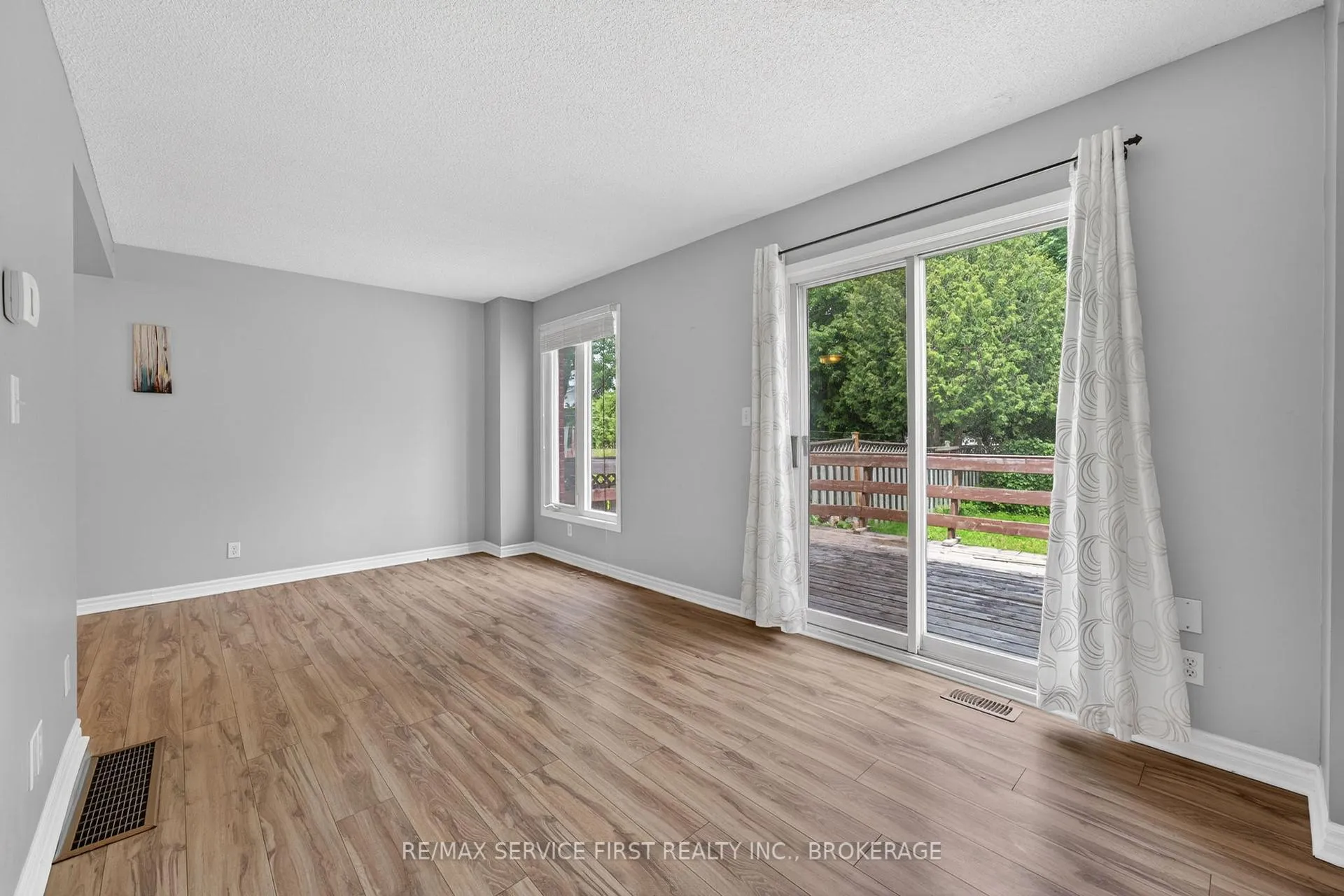 Photo 7 of 877 Muirfield Crescent, Kingston, East Gardiners Rd — HOMEH