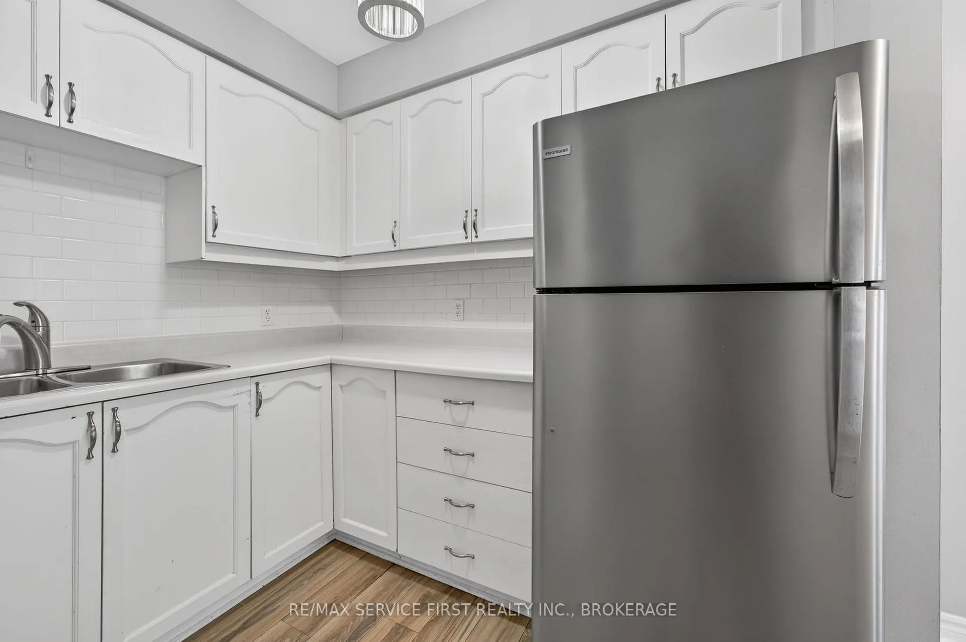 Photo 15 of 877 Muirfield Crescent, Kingston, East Gardiners Rd — HOMEH