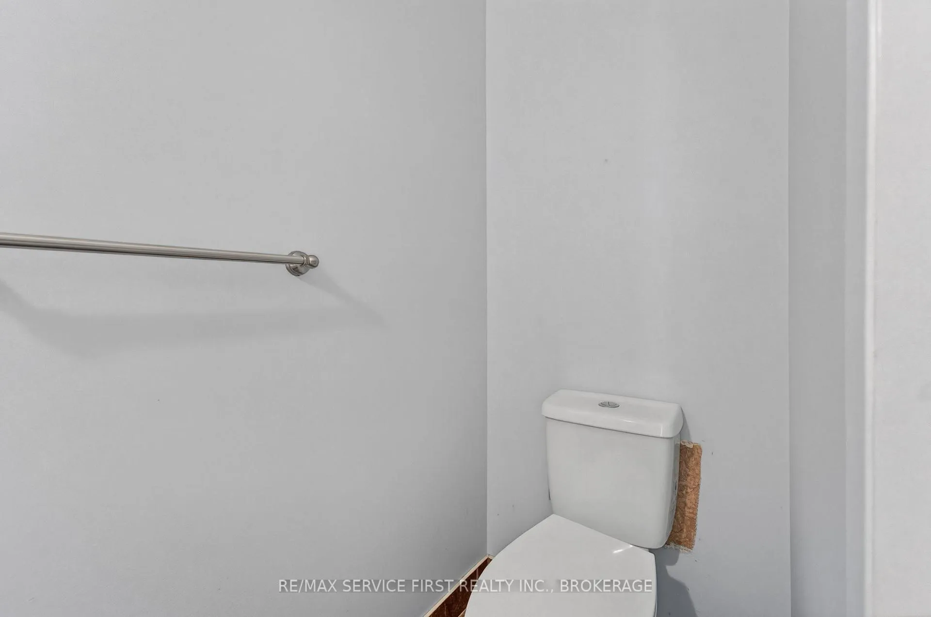 Photo 17 of 877 Muirfield Crescent, Kingston, East Gardiners Rd — HOMEH