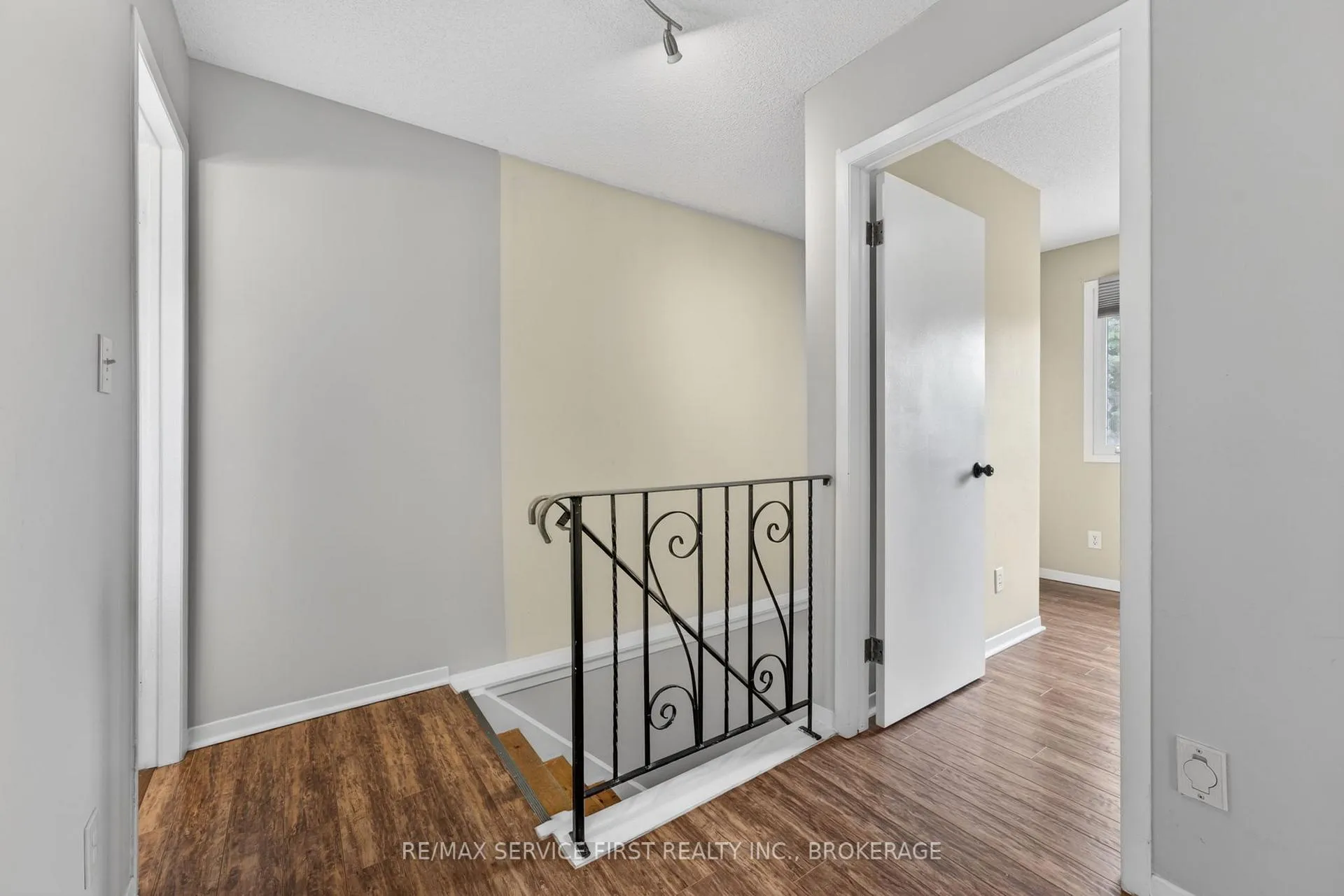 Photo 18 of 877 Muirfield Crescent, Kingston, East Gardiners Rd — HOMEH