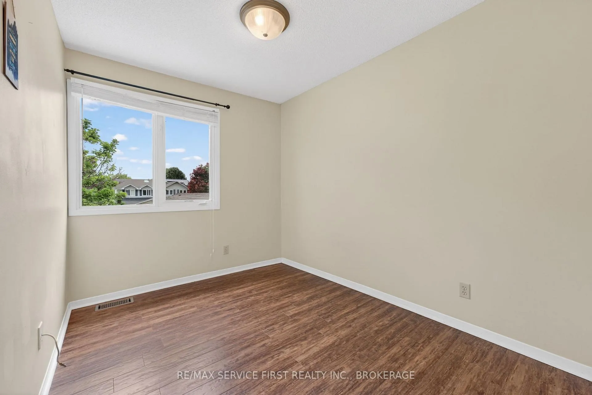Photo 22 of 877 Muirfield Crescent, Kingston, East Gardiners Rd — HOMEH
