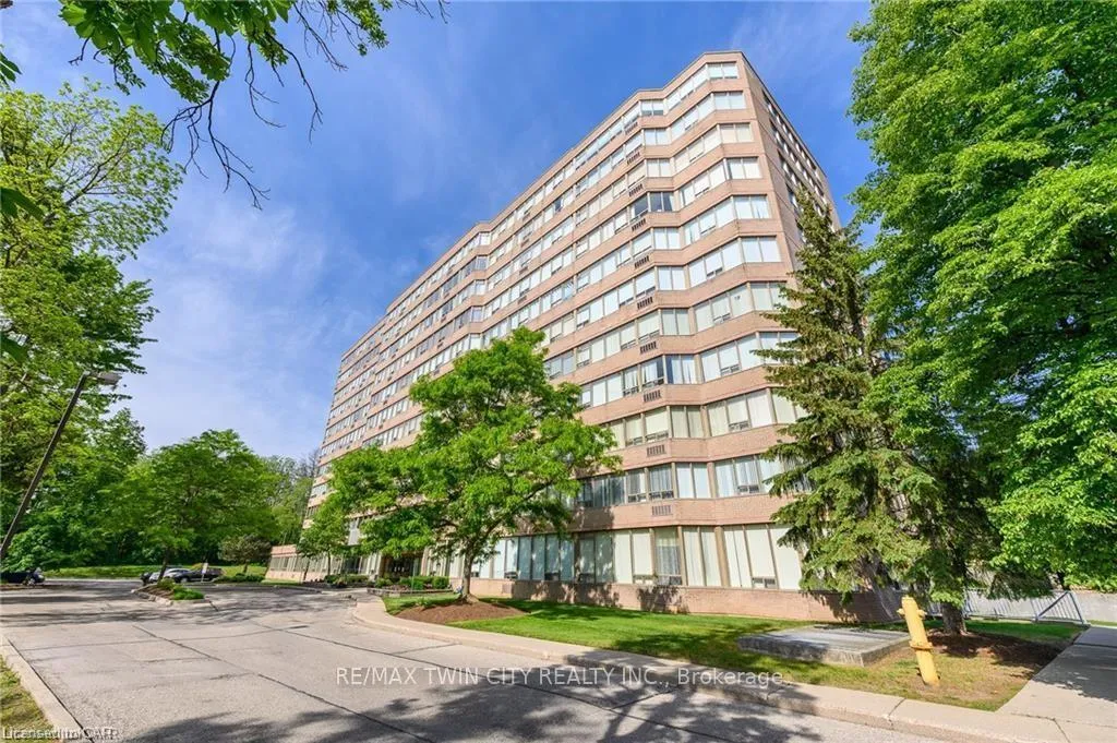 Photo 3 of Unit 609, 3227 King Street E, Kitchener, Chicopee/Freeport — HOMEH