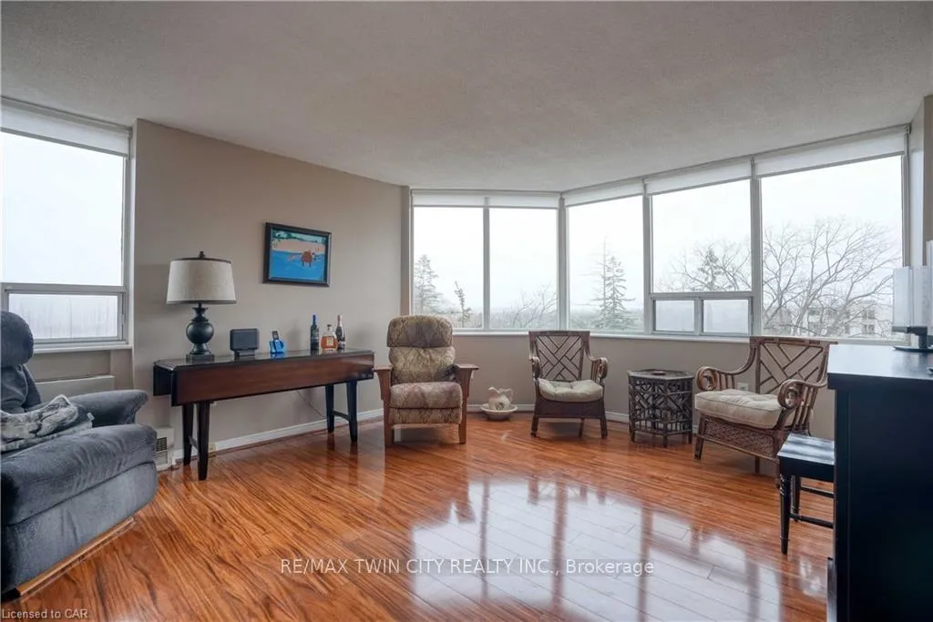 Photo 11 of Unit 609, 3227 King Street E, Kitchener, Chicopee/Freeport — HOMEH