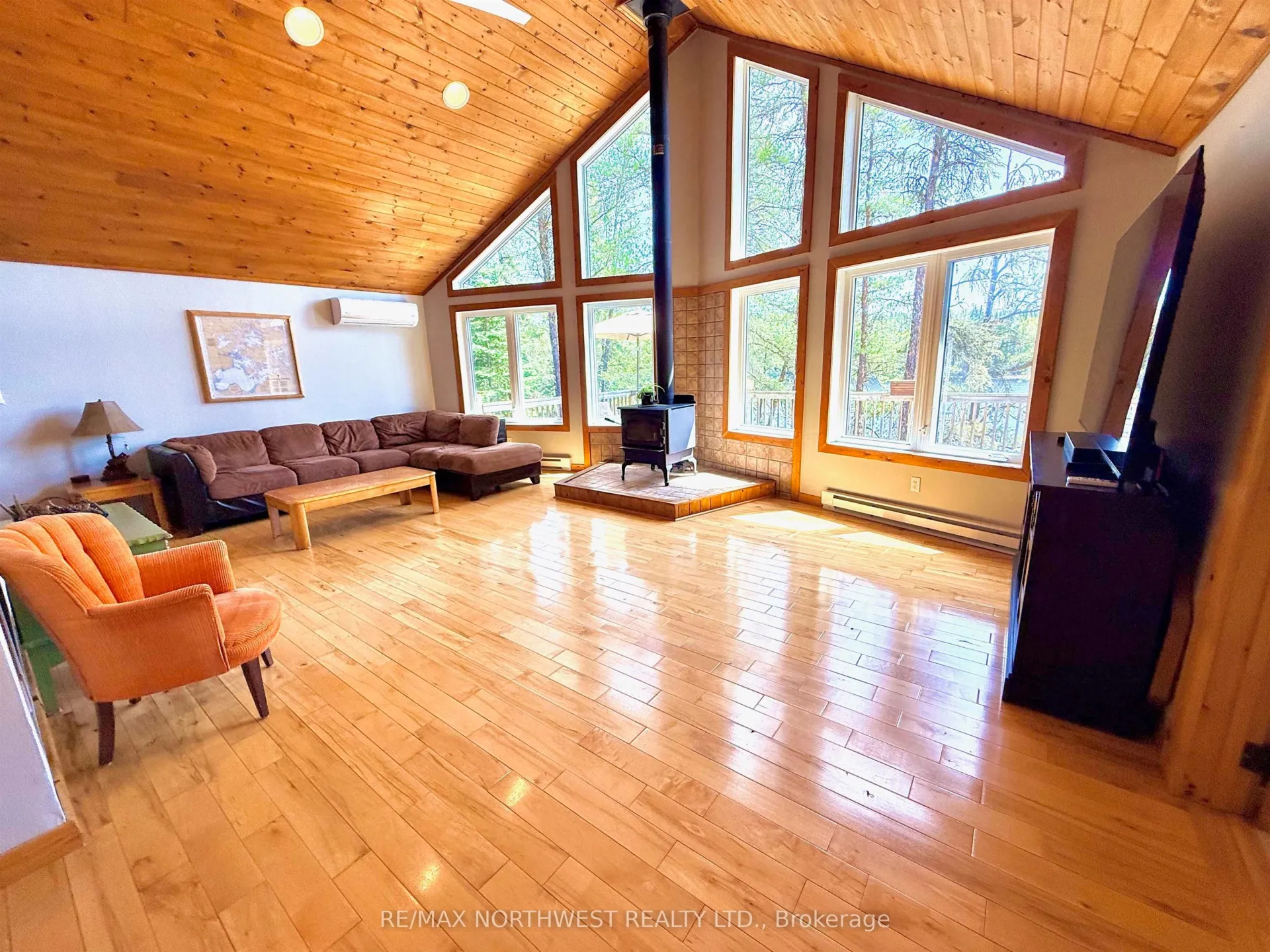 Photo 6 of 357 Schnarr Lake Road, Kenora, Kenora Northeast — HOMEH