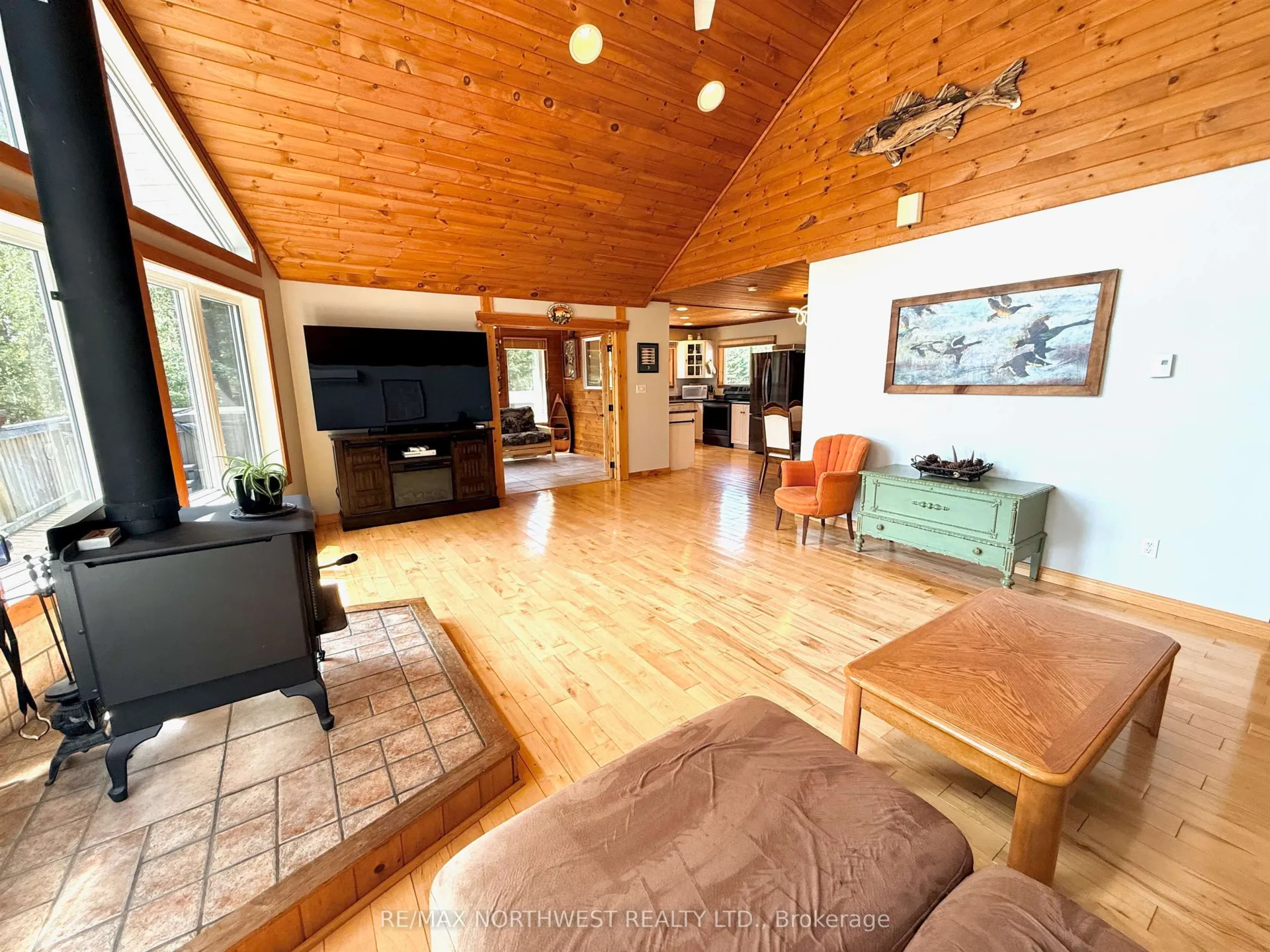 Photo 8 of 357 Schnarr Lake Road, Kenora, Kenora Northeast — HOMEH