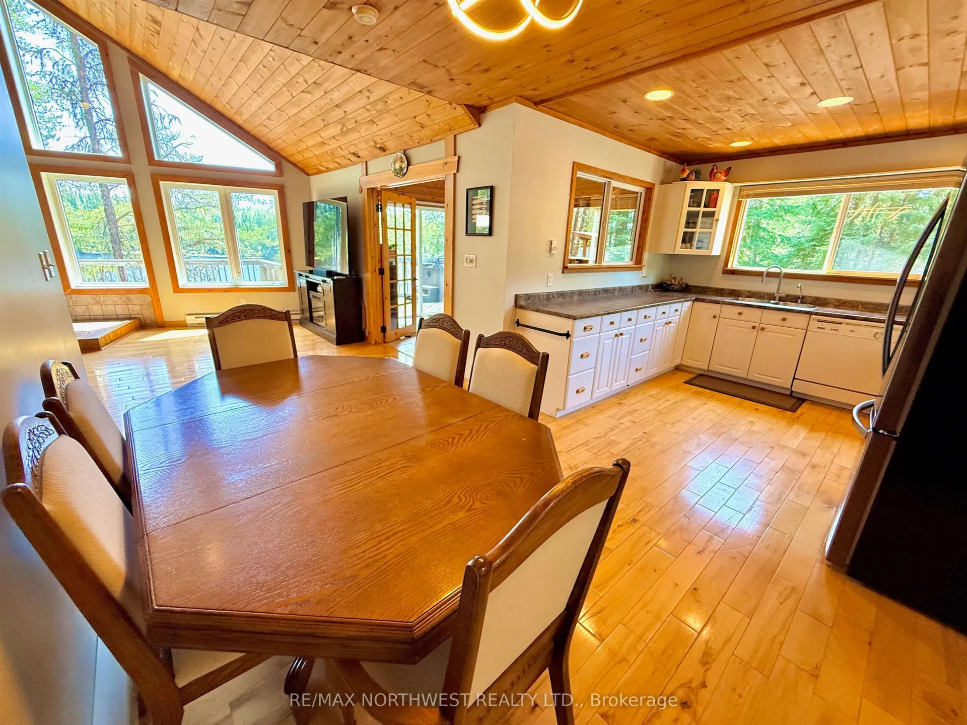 Photo 10 of 357 Schnarr Lake Road, Kenora, Kenora Northeast — HOMEH