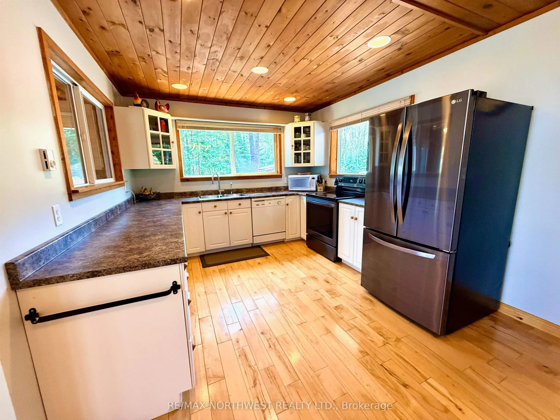 Photo 12 of 357 Schnarr Lake Road, Kenora, Kenora Northeast — HOMEH