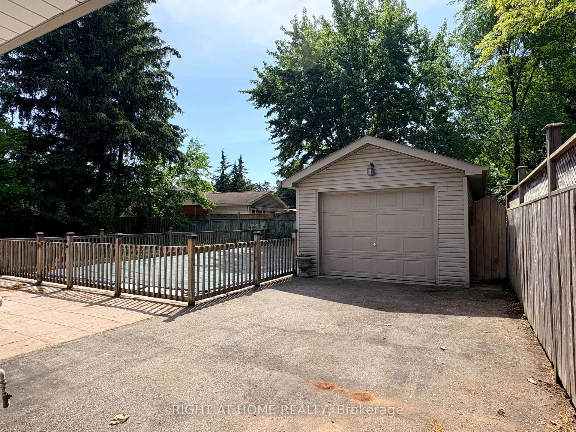 Photo 7 of 4382 New Street, Burlington, Shoreacres — HOMEH