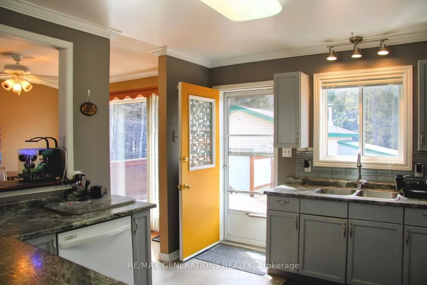 Photo 4 of 33 Radisson Crescent, Marathon — HOMEH