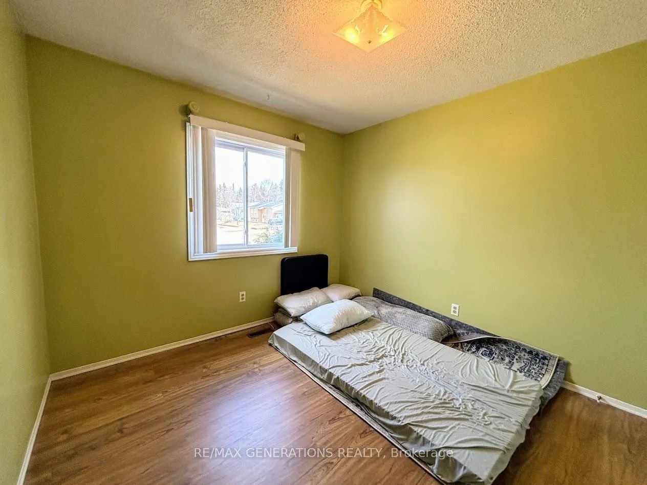 Photo 15 of 33 Radisson Crescent, Marathon — HOMEH