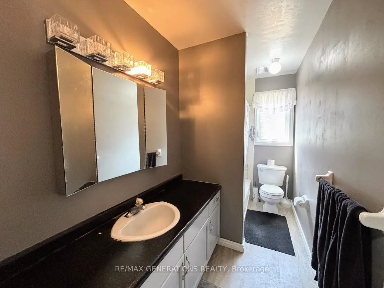 Photo 18 of 33 Radisson Crescent, Marathon — HOMEH