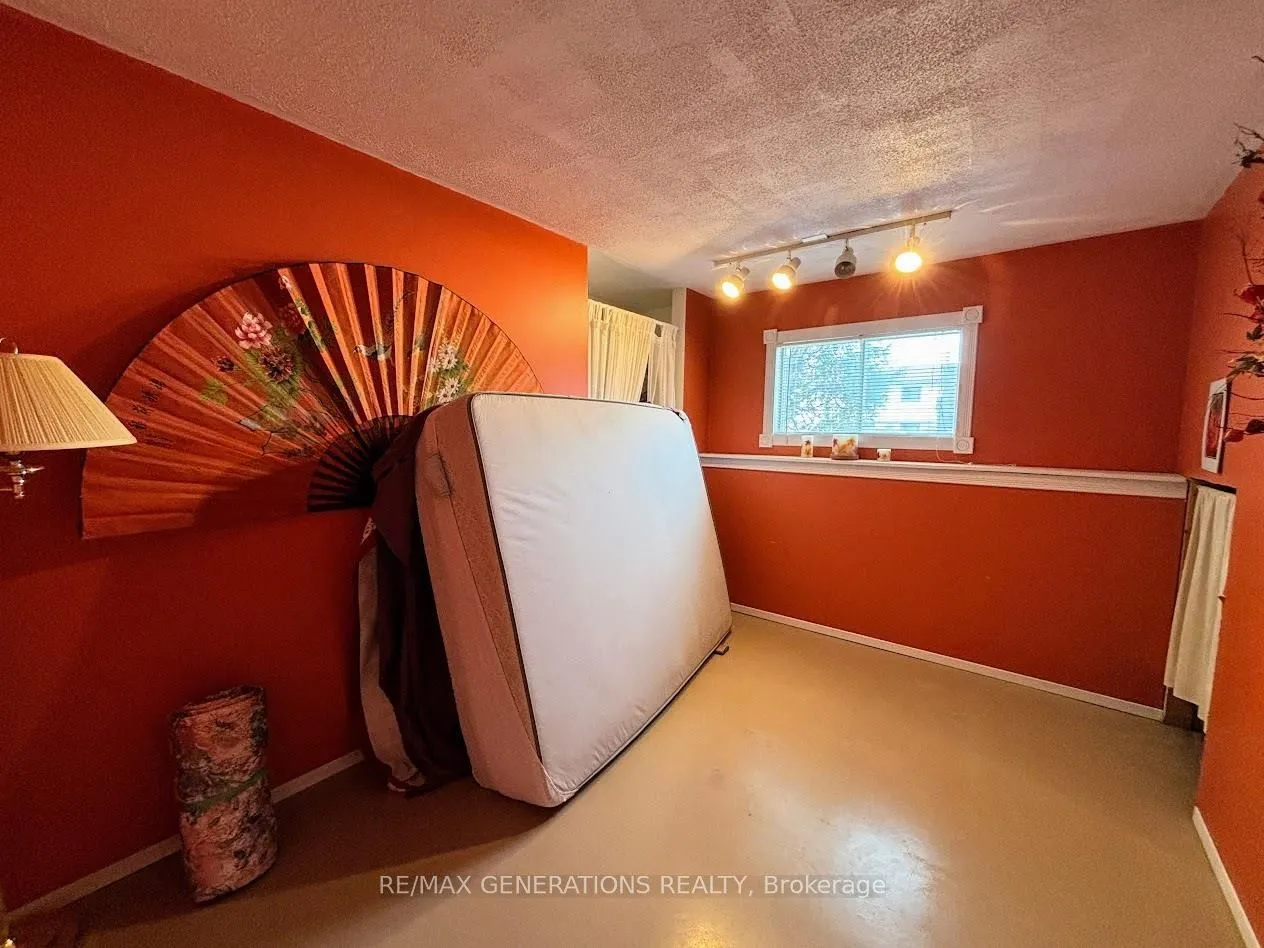 Photo 25 of 33 Radisson Crescent, Marathon — HOMEH