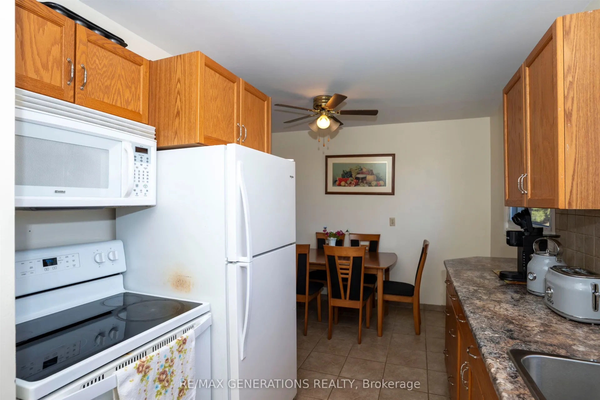 Photo 12 of 232 Kensington Drive, Thunder Bay, Northwood Park — HOMEH