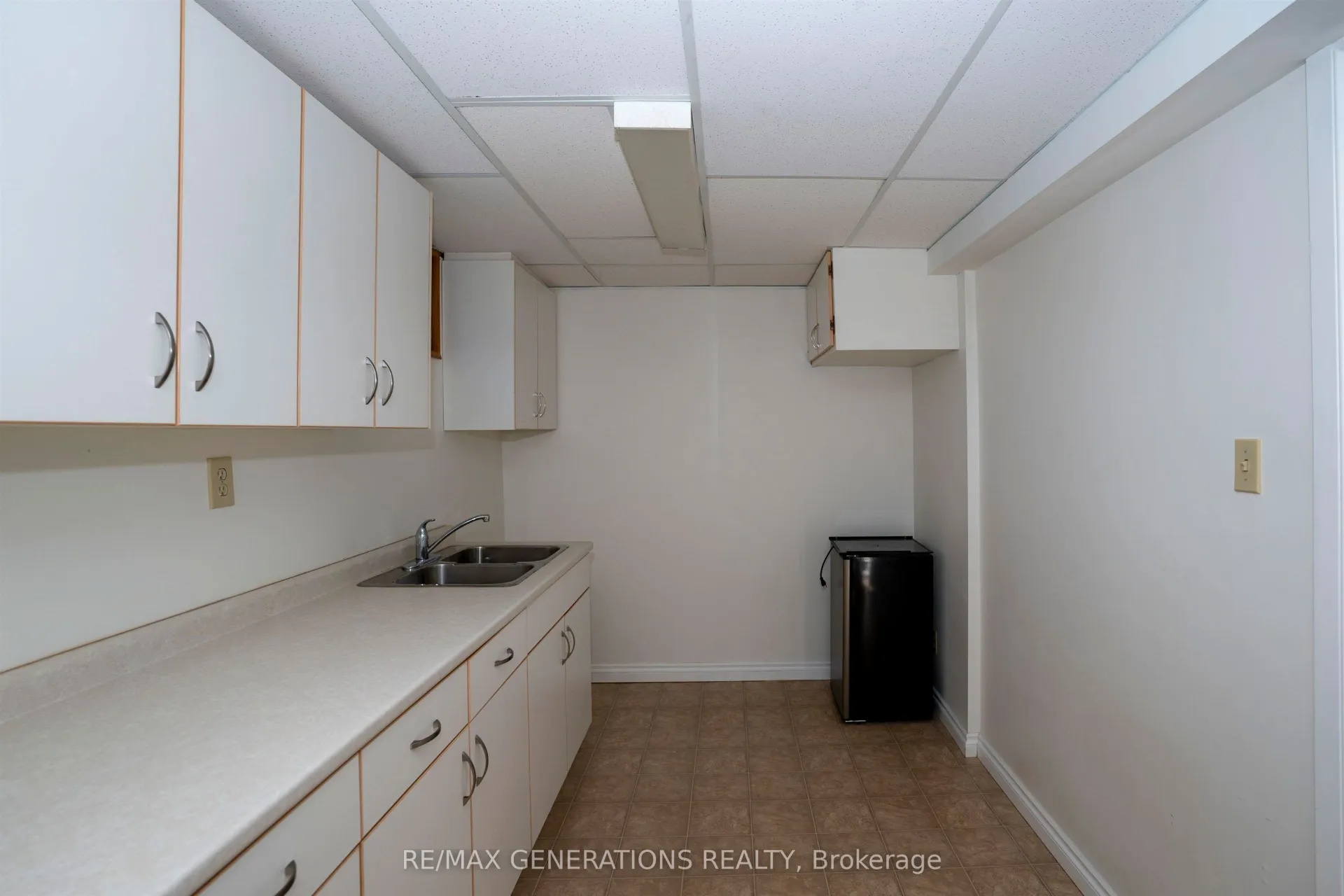 Photo 23 of 232 Kensington Drive, Thunder Bay, Northwood Park — HOMEH