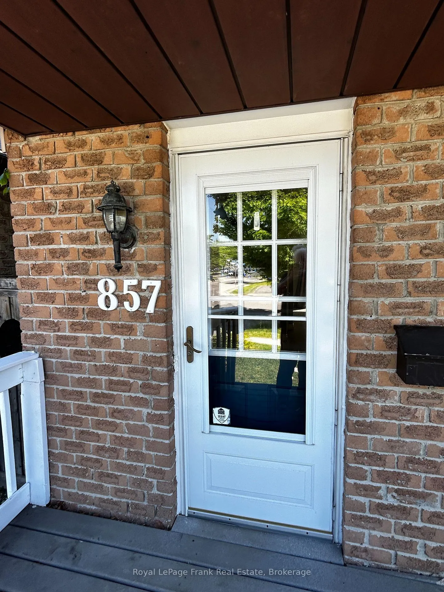 Photo 3 of 857 Attersley Drive, Oshawa, Pinecrest — HOMEH