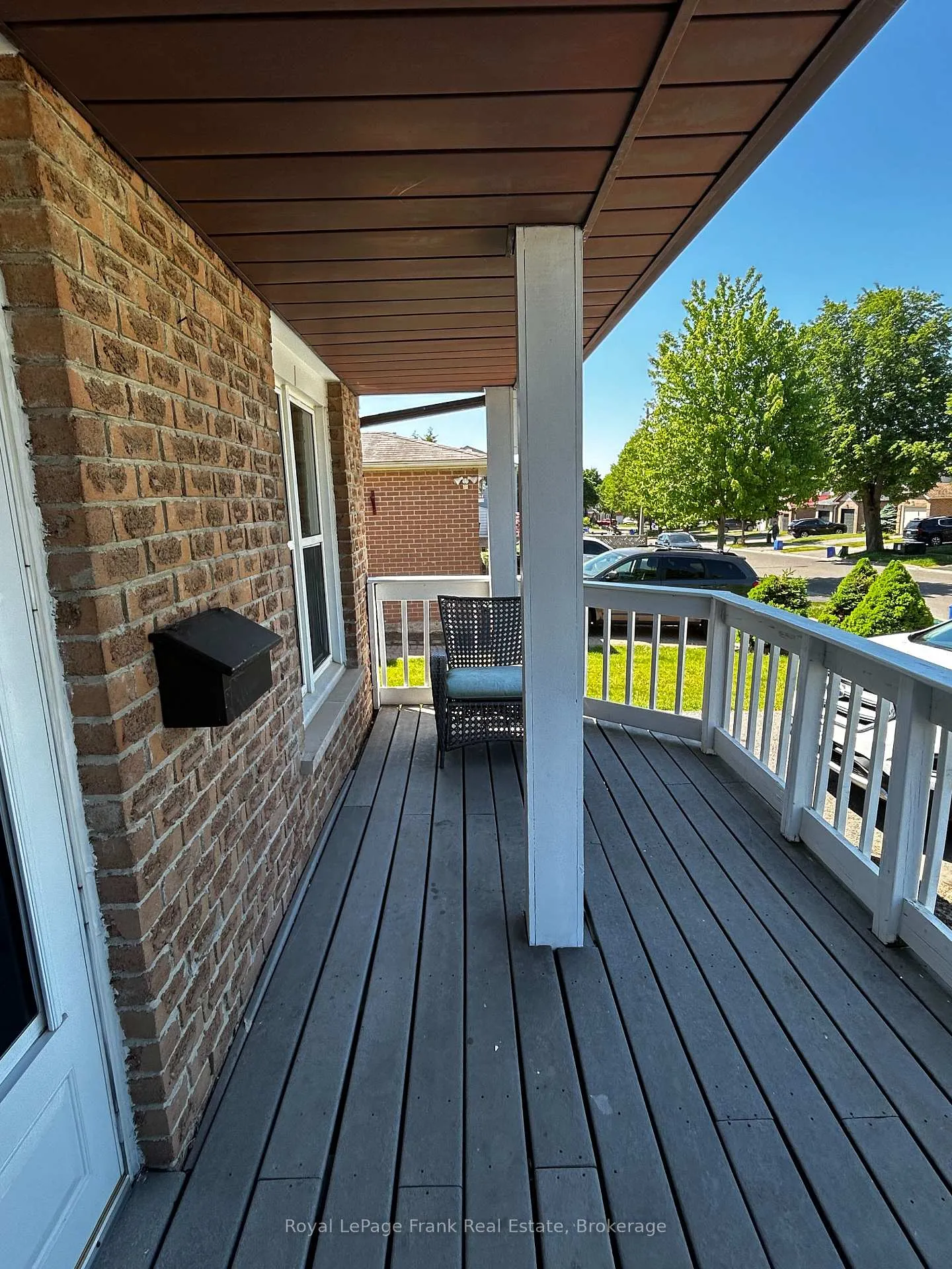 Photo 4 of 857 Attersley Drive, Oshawa, Pinecrest — HOMEH