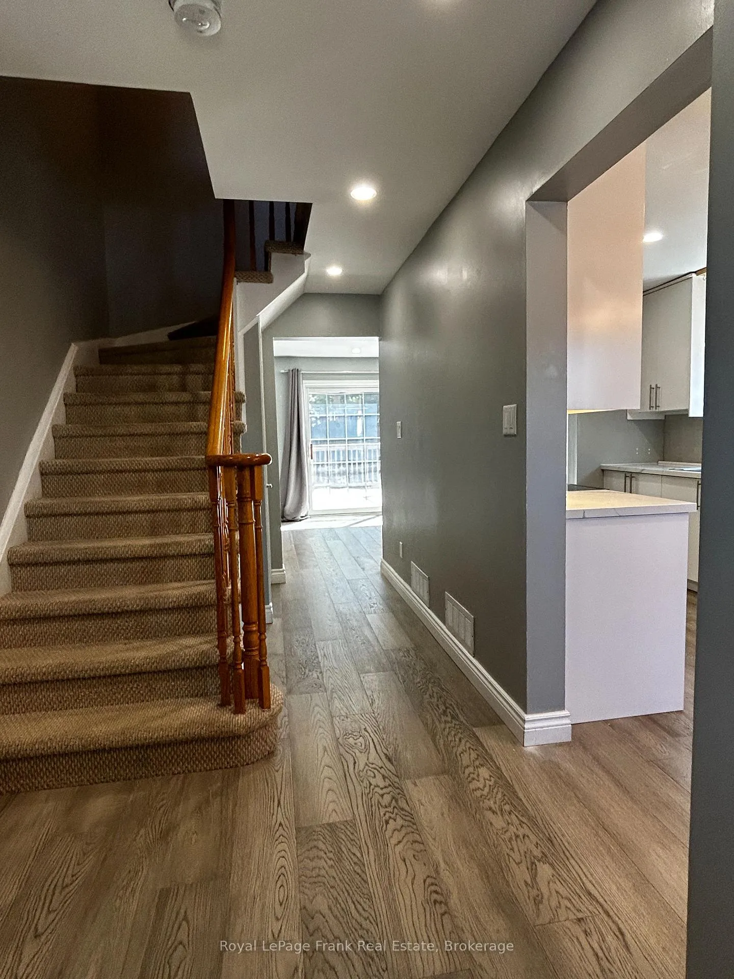 Photo 6 of 857 Attersley Drive, Oshawa, Pinecrest — HOMEH
