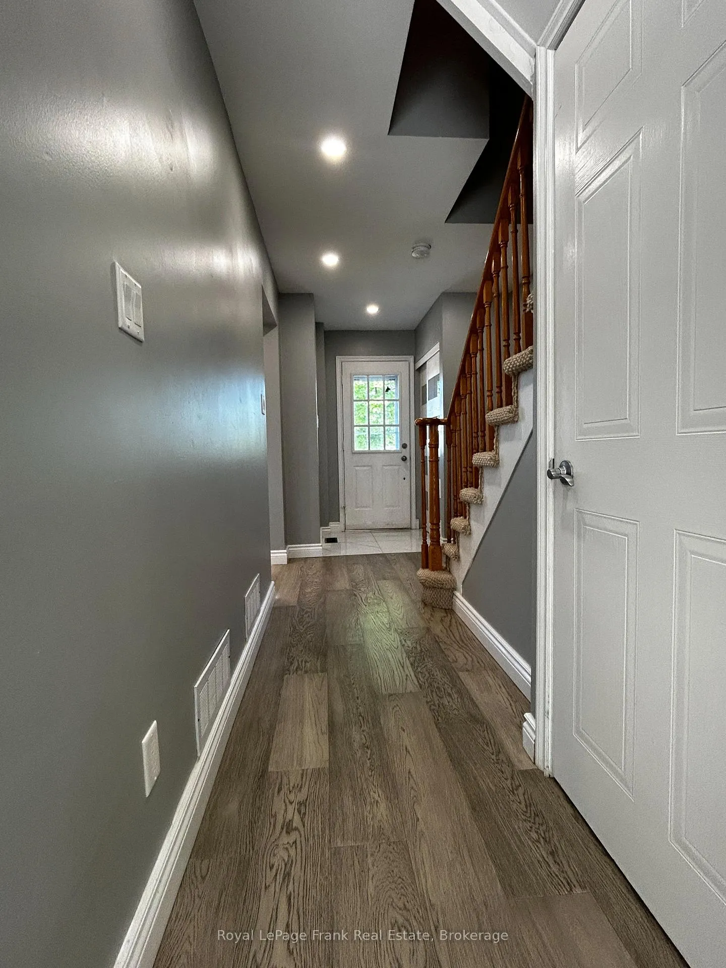 Photo 7 of 857 Attersley Drive, Oshawa, Pinecrest — HOMEH
