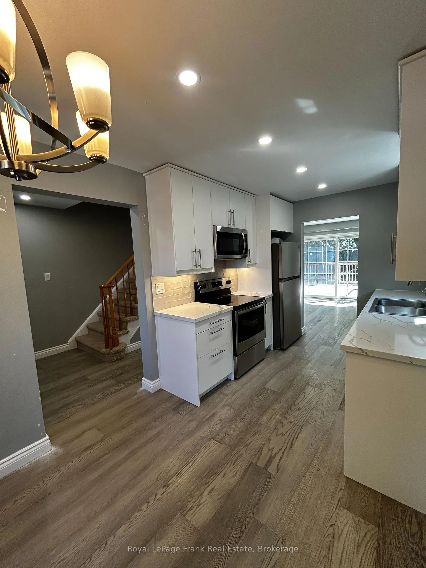 Photo 14 of 857 Attersley Drive, Oshawa, Pinecrest — HOMEH