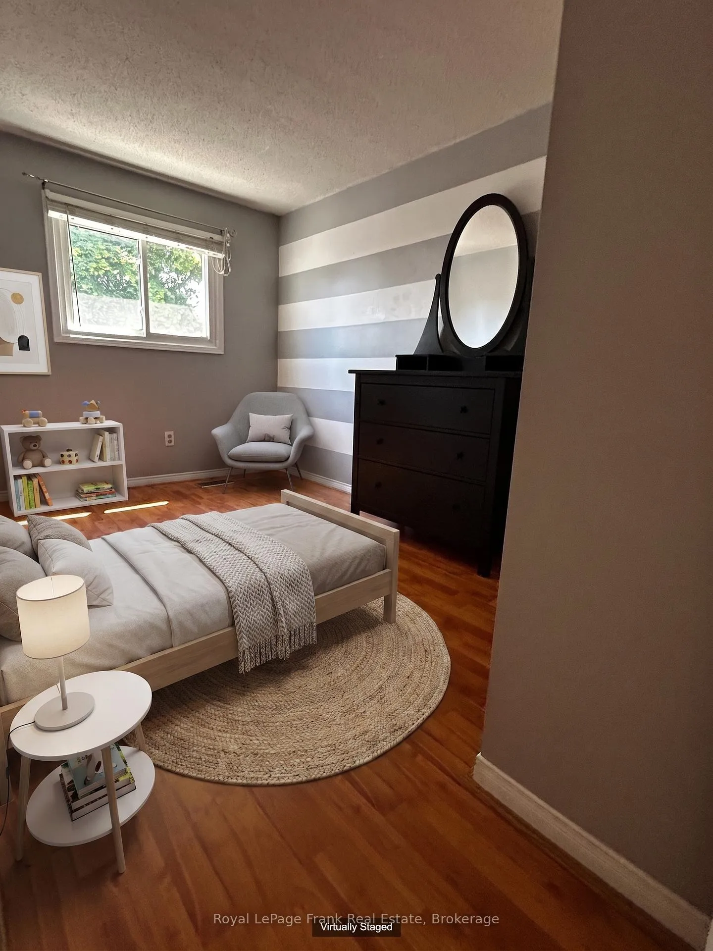 Photo 25 of 857 Attersley Drive, Oshawa, Pinecrest — HOMEH