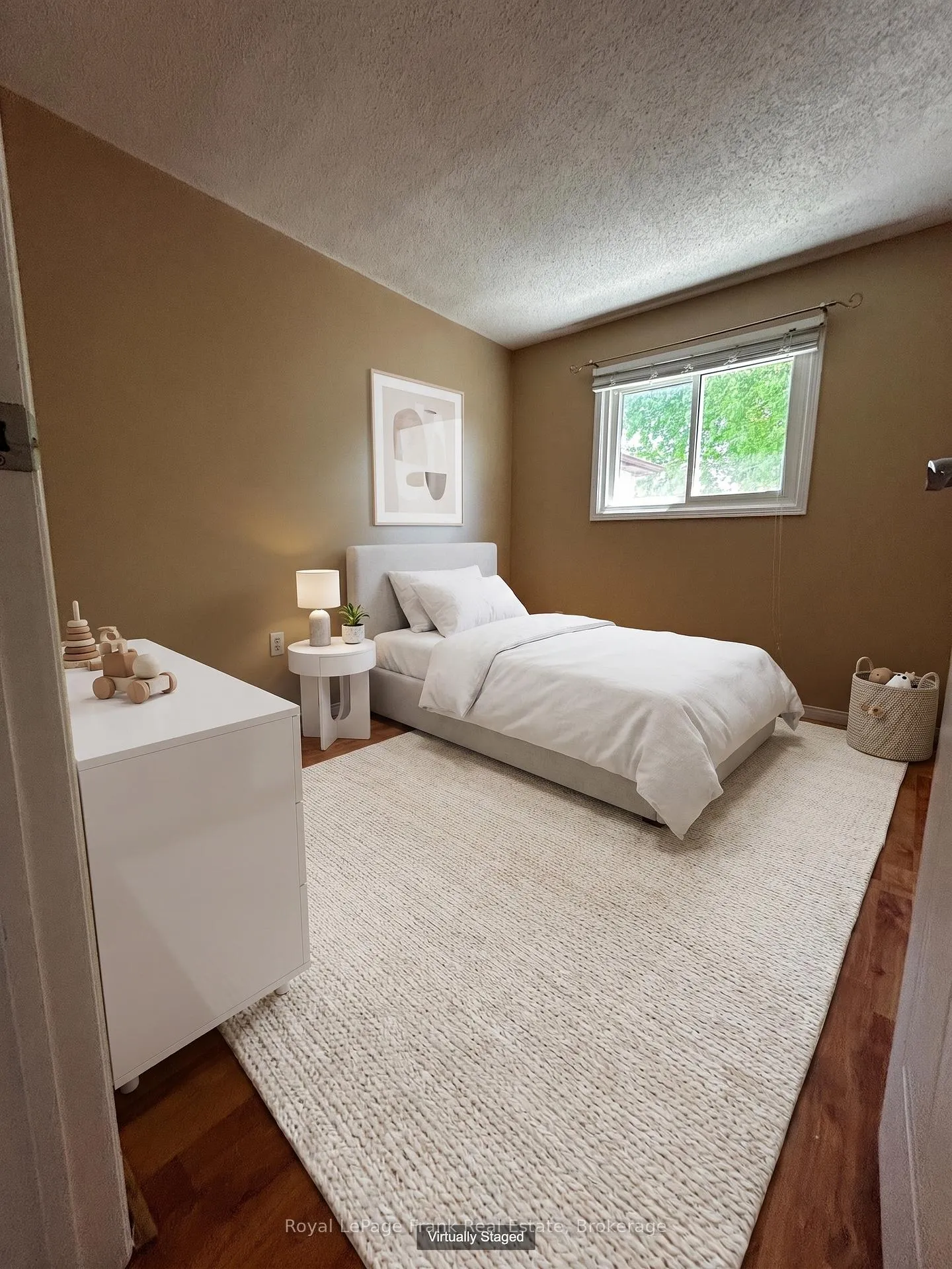 Photo 26 of 857 Attersley Drive, Oshawa, Pinecrest — HOMEH