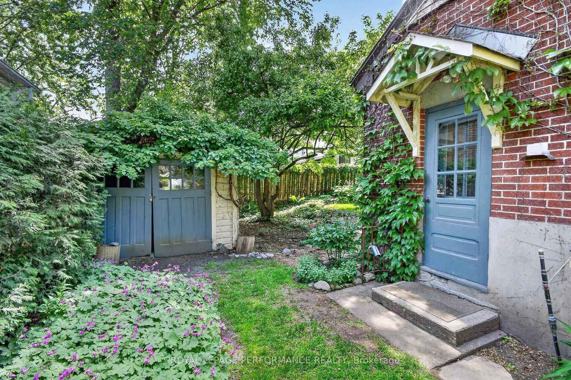Photo 42 of 18 Harvard Avenue, Ottawa, Old Ottawa South — HOMEH