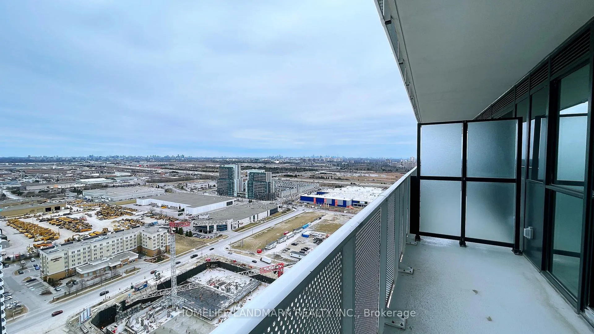 Photo 2 of Unit # 3301, 195 Commerce Street, Vaughan, Vaughan Corporate Centre — HOMEH