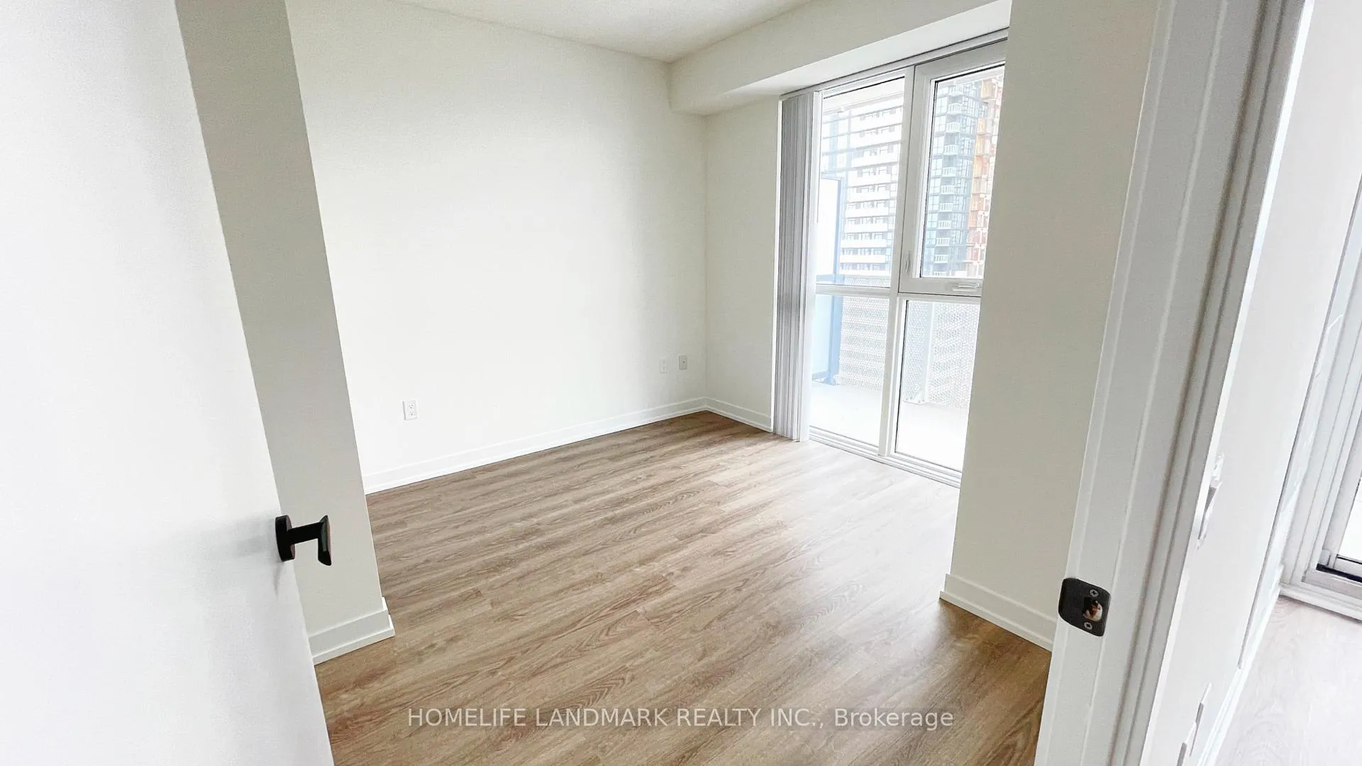 Photo 5 of Unit # 3301, 195 Commerce Street, Vaughan, Vaughan Corporate Centre — HOMEH