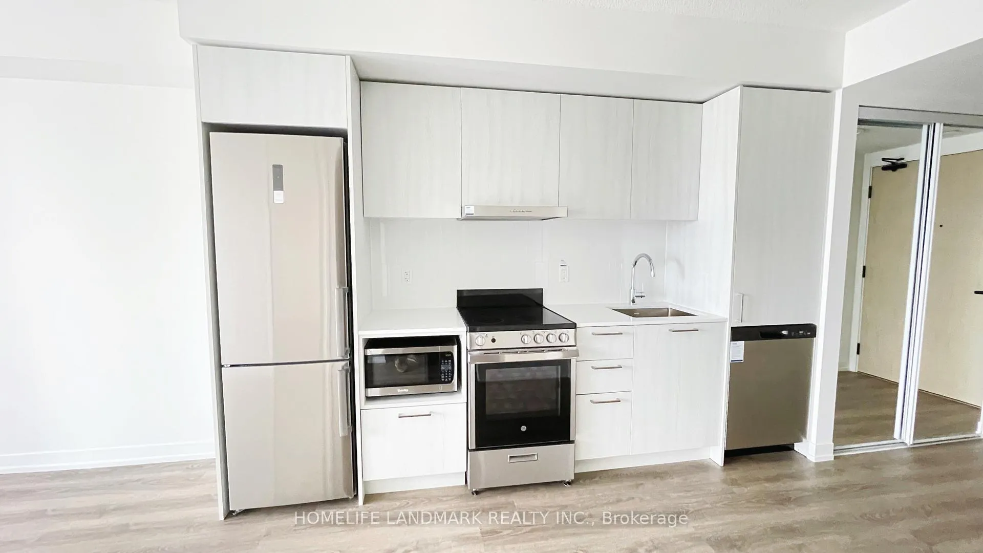 Photo 6 of Unit # 3301, 195 Commerce Street, Vaughan, Vaughan Corporate Centre — HOMEH