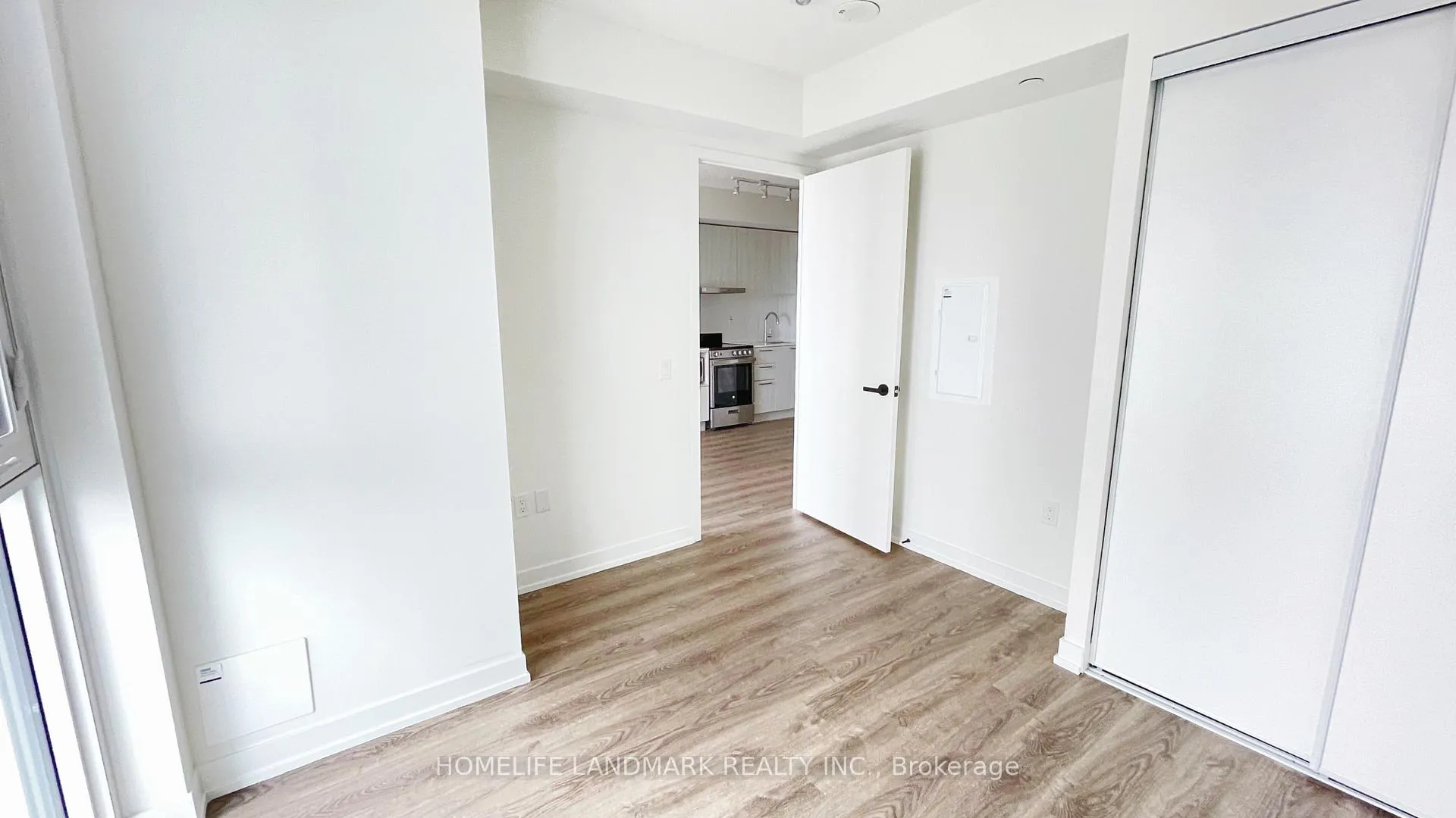 Photo 7 of Unit # 3301, 195 Commerce Street, Vaughan, Vaughan Corporate Centre — HOMEH
