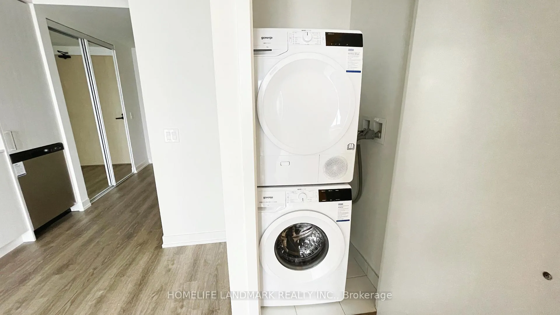 Photo 9 of Unit # 3301, 195 Commerce Street, Vaughan, Vaughan Corporate Centre — HOMEH