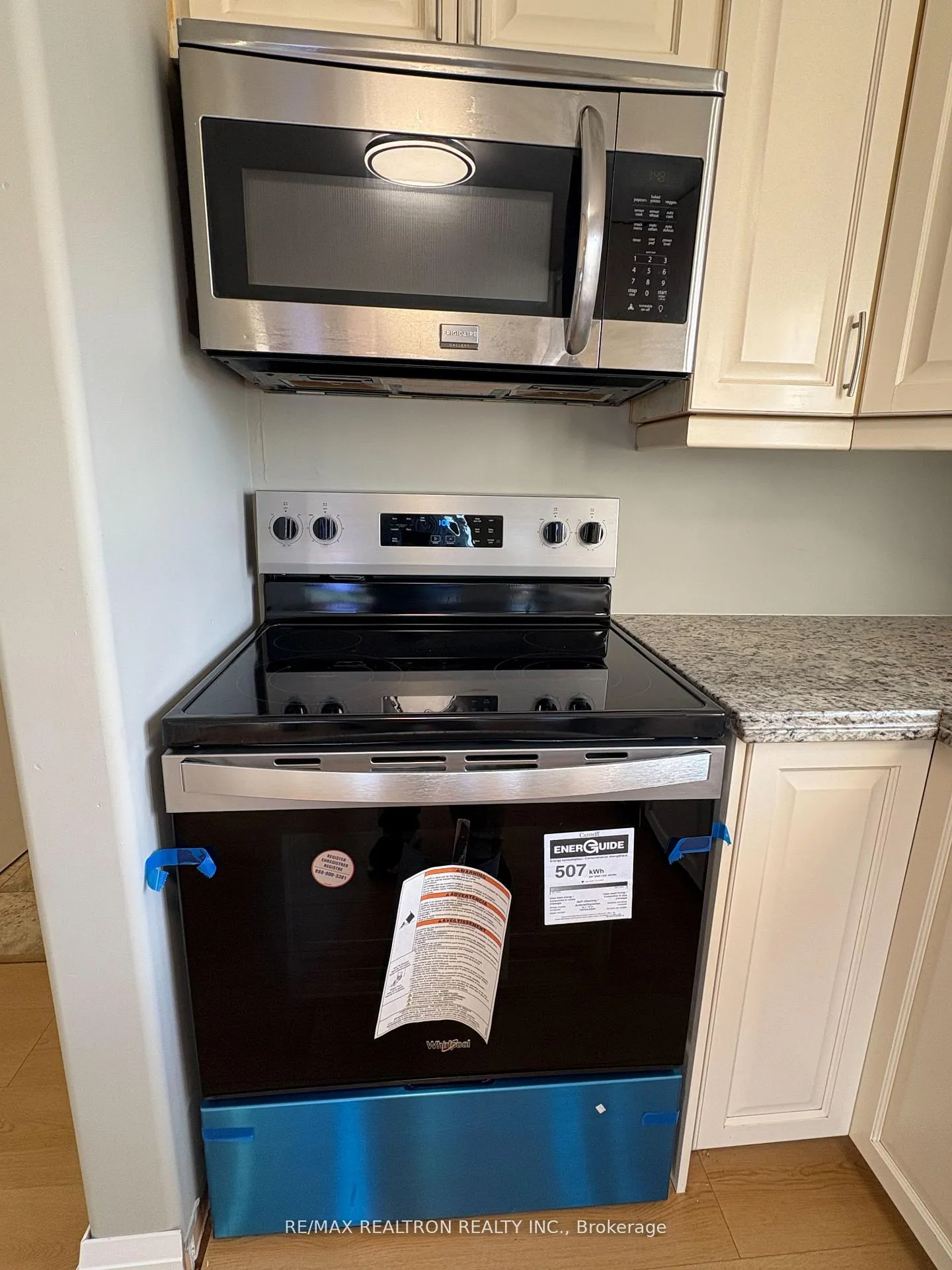 Photo 8 of 219 Southview Road, Barrie, South Shore — HOMEH