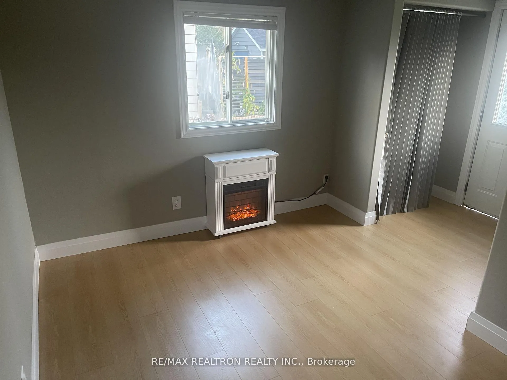 Photo 11 of 219 Southview Road, Barrie, South Shore — HOMEH